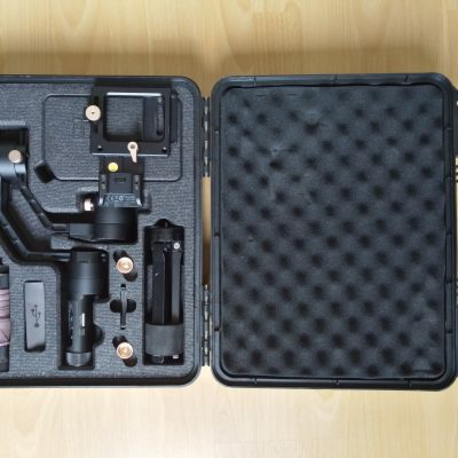 Zhiyun Crane Plus + MiniDual Grip - Photo 1 sur 3