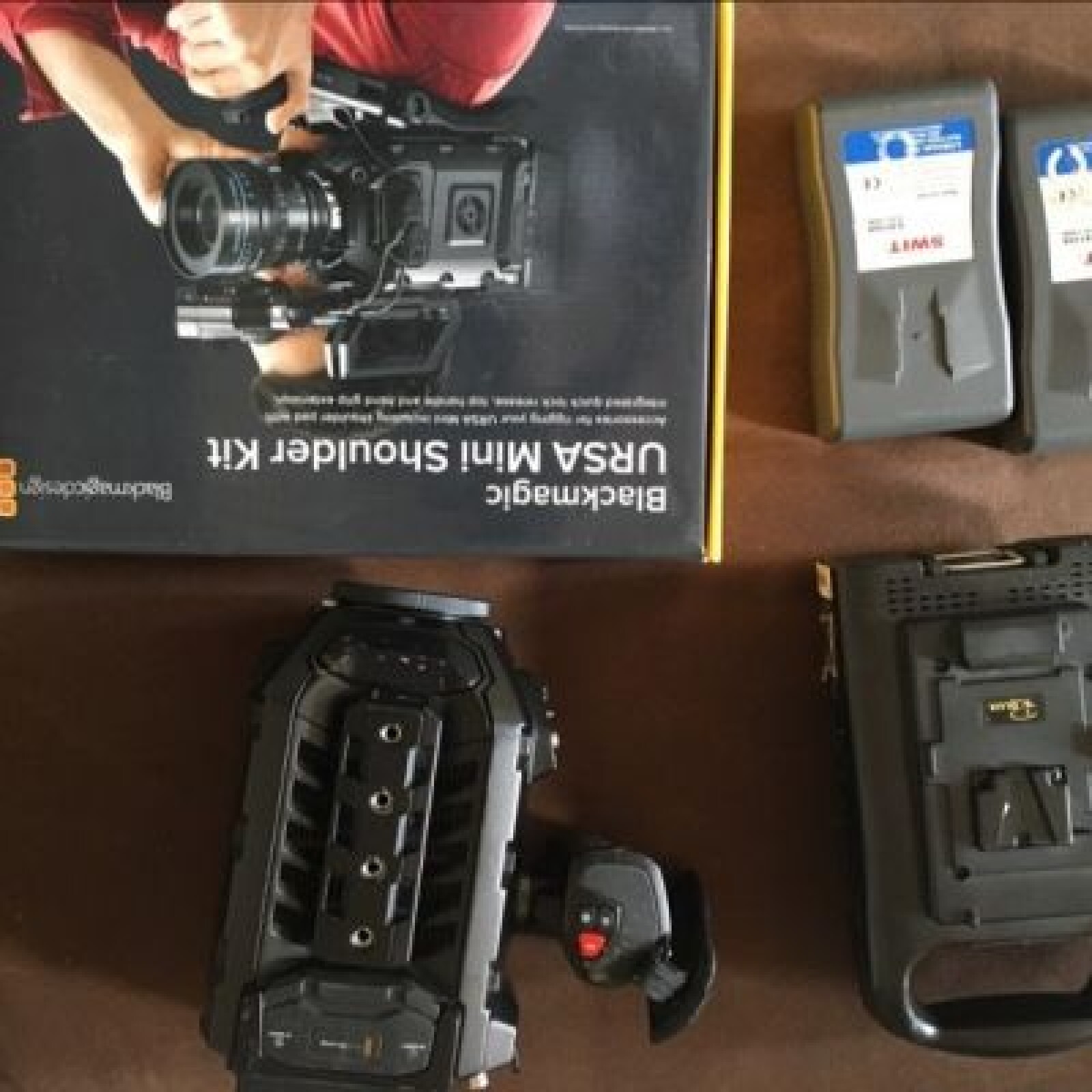 URSA MINI 4K monture EF - Photo 1 sur 3
