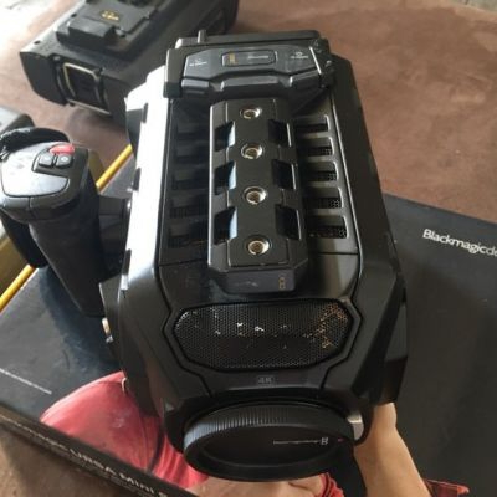 URSA MINI 4K monture EF - Photo 3 sur 3