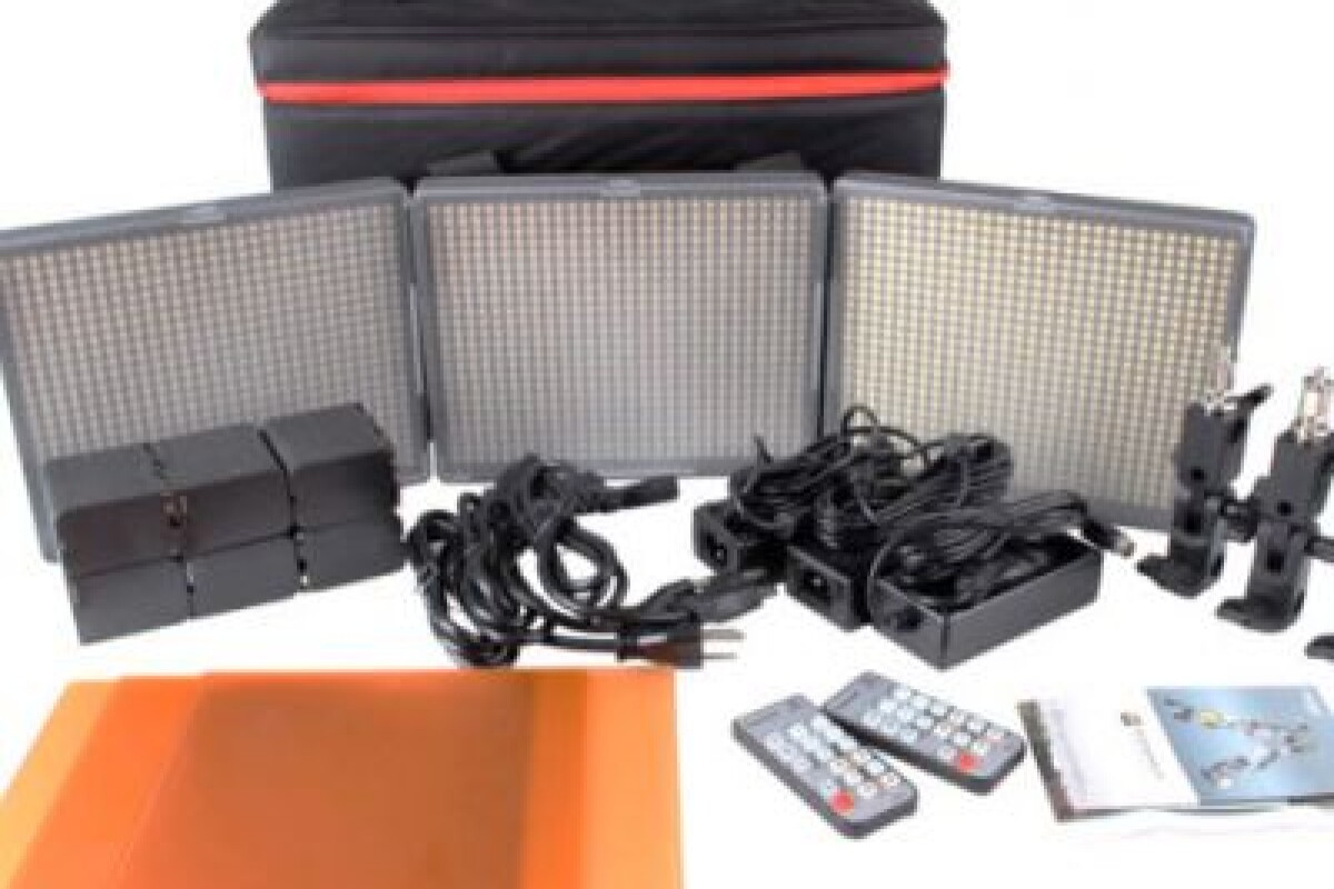 Location Aputure HR-672 kit de 3-panneaux  hr-672-2-spots-1-flood - Lightyshare