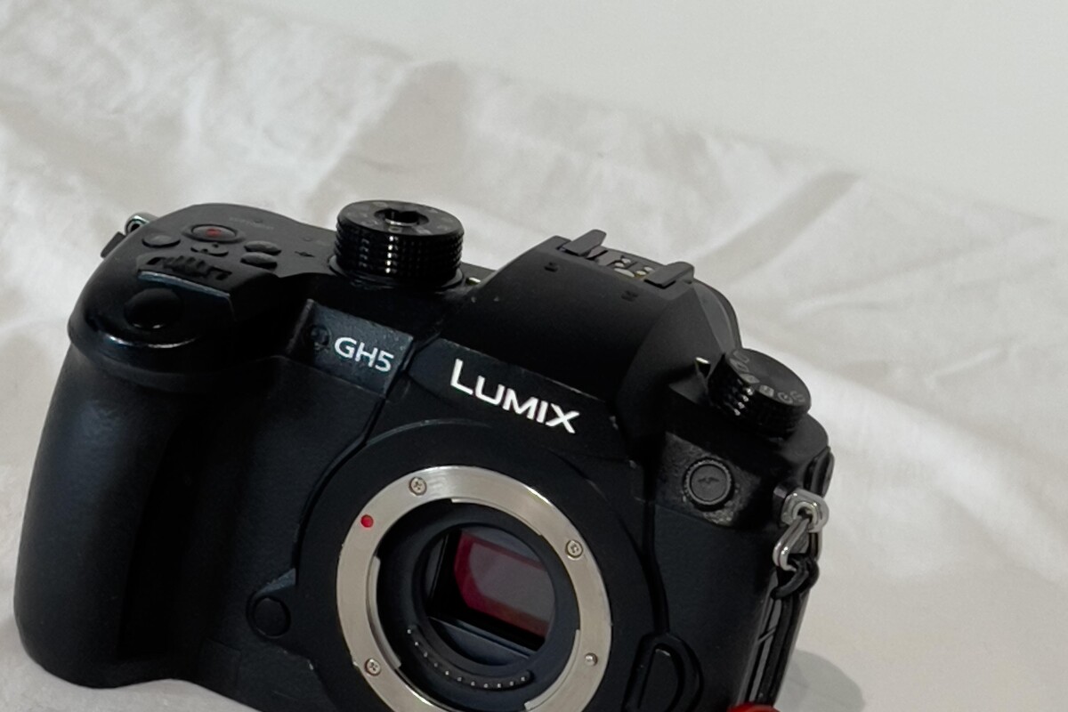 Location Panasonic GH5 Nu avec V-log - Lightyshare
