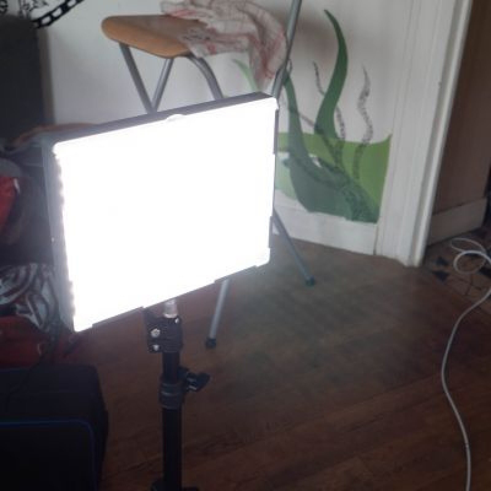 Paneau LED Aputure Amaran HR672S + Trépied + EZ Box - Photo 3 sur 3