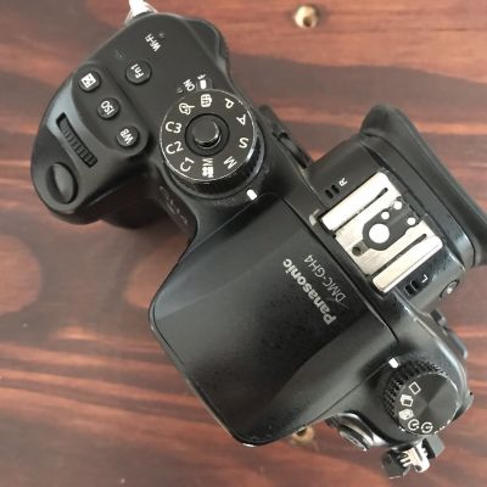 Panasonic DMC-GH4EG-K - Photo 2 sur 3