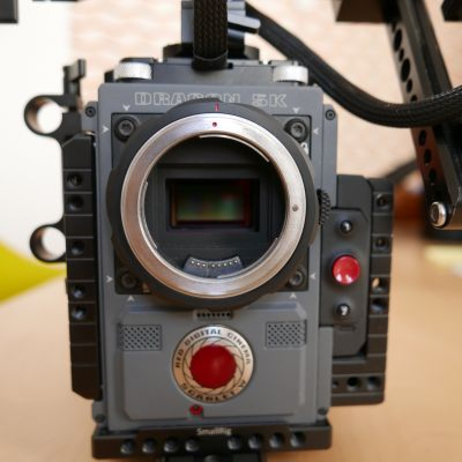 RED Scarlet-W 5k équipée avec opérateur - Photo 3 sur 5