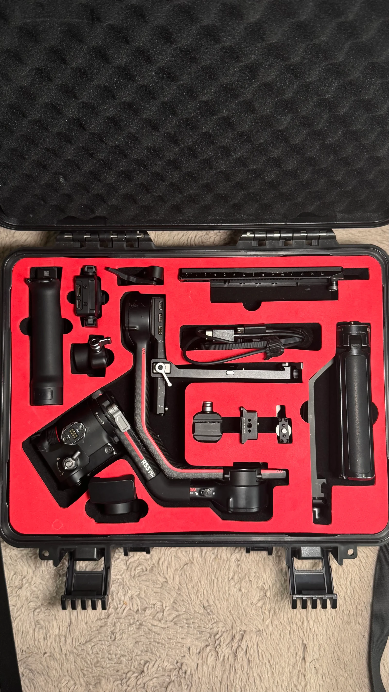 DJI RS3 Pro Combo - Photo 1 sur 2