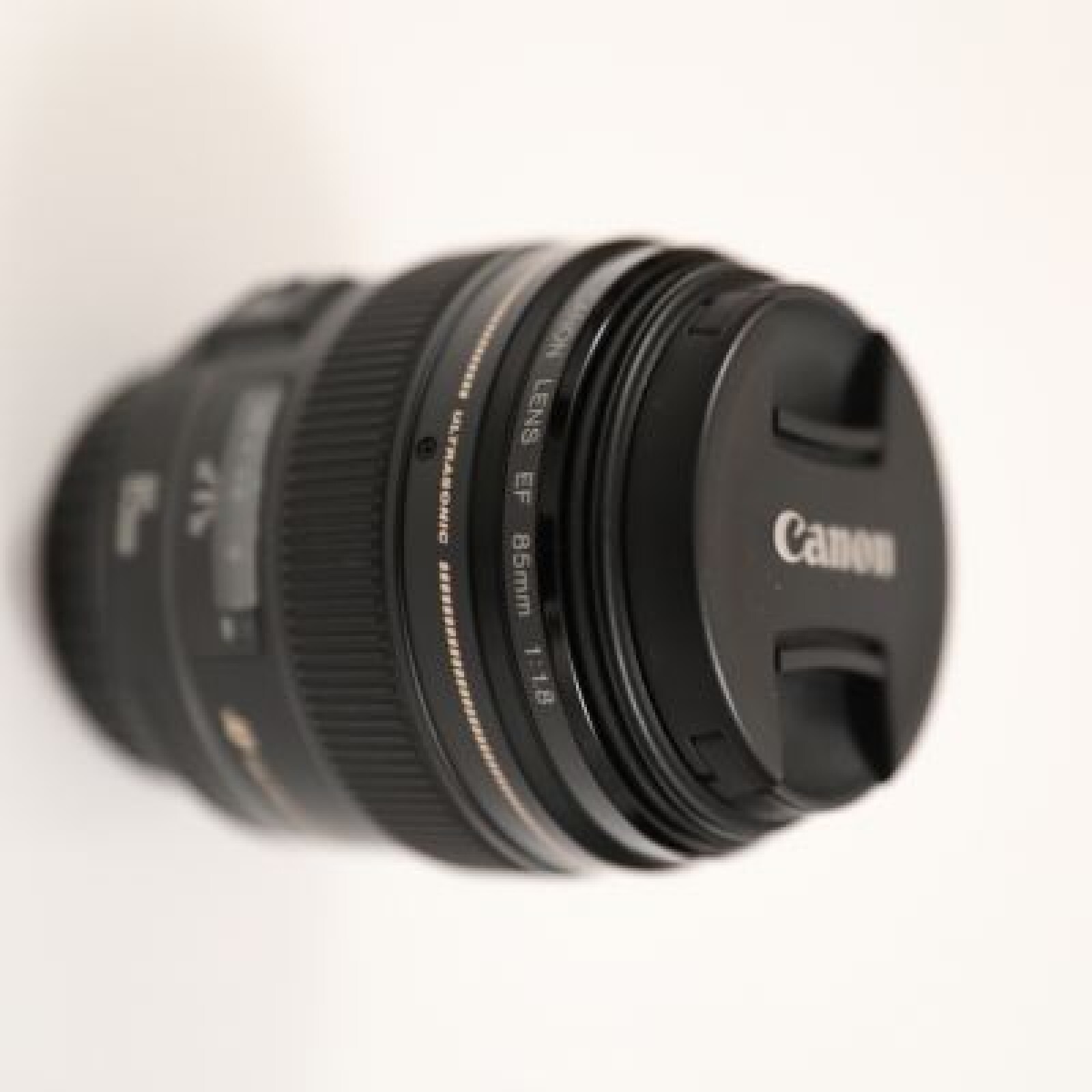 6D MARK II+ 85mm 1.8 + 2 batteries + carte sd+ sac - Photo 2 sur 2