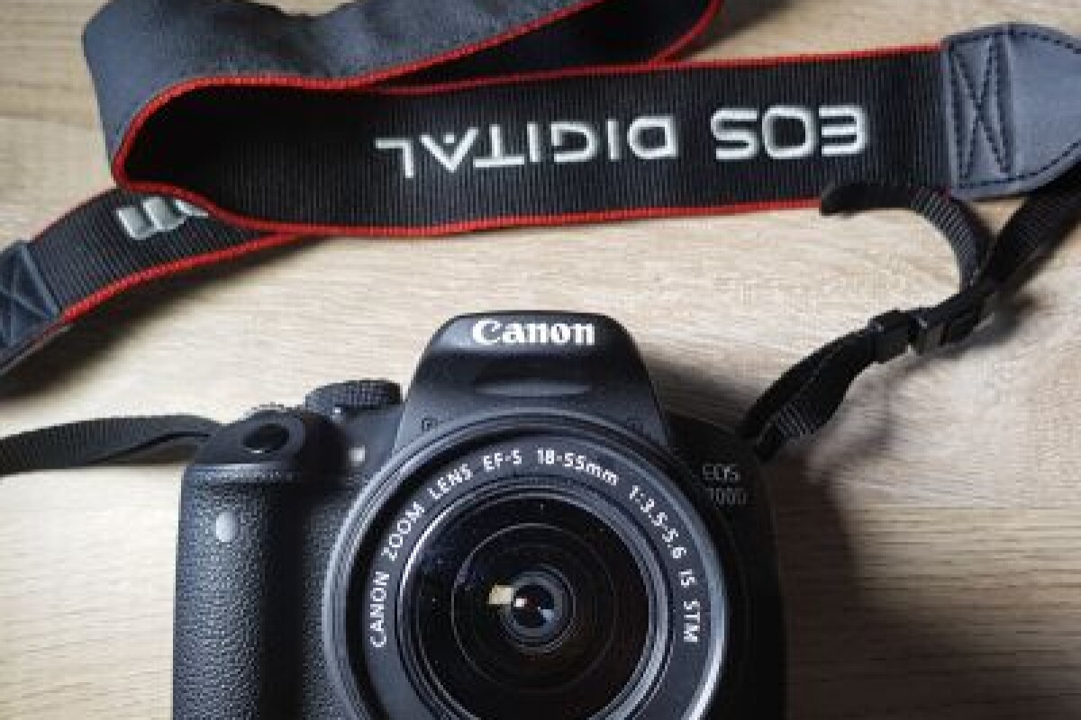 Location CANON 700D + Objectif + 2 Batteries - Lightyshare