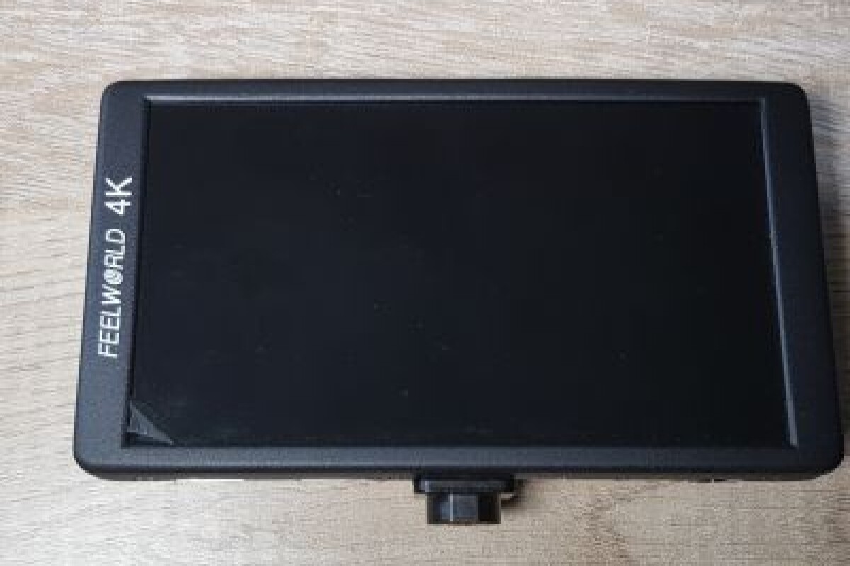 Location Moniteur 5.7 Pouces Feelworld F570 - Lightyshare