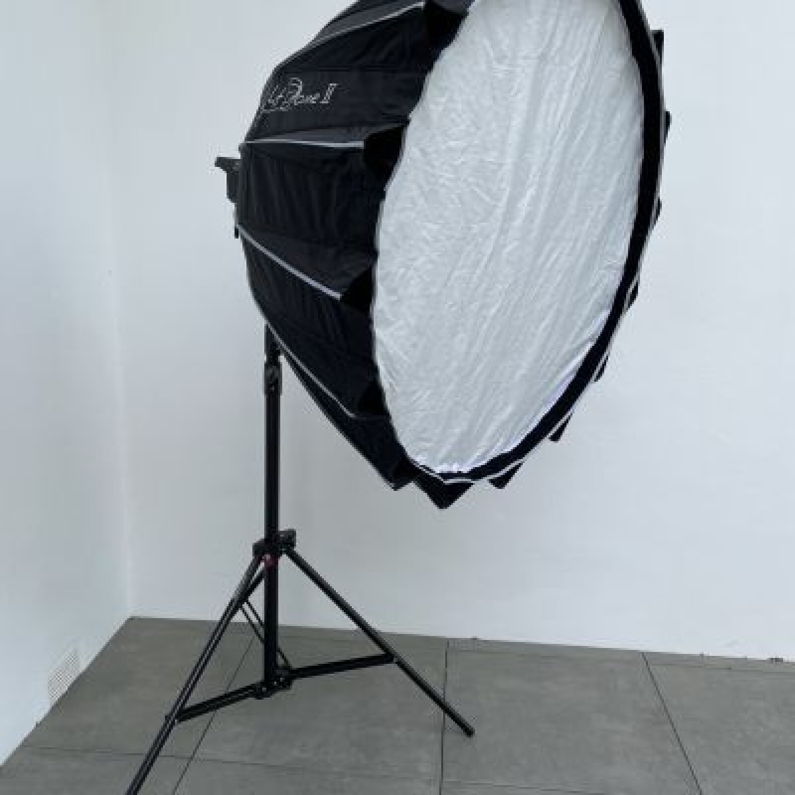 Aputure lightdome V2 - boite à lumière diam88 Monture Bowens - Photo 1 sur 3