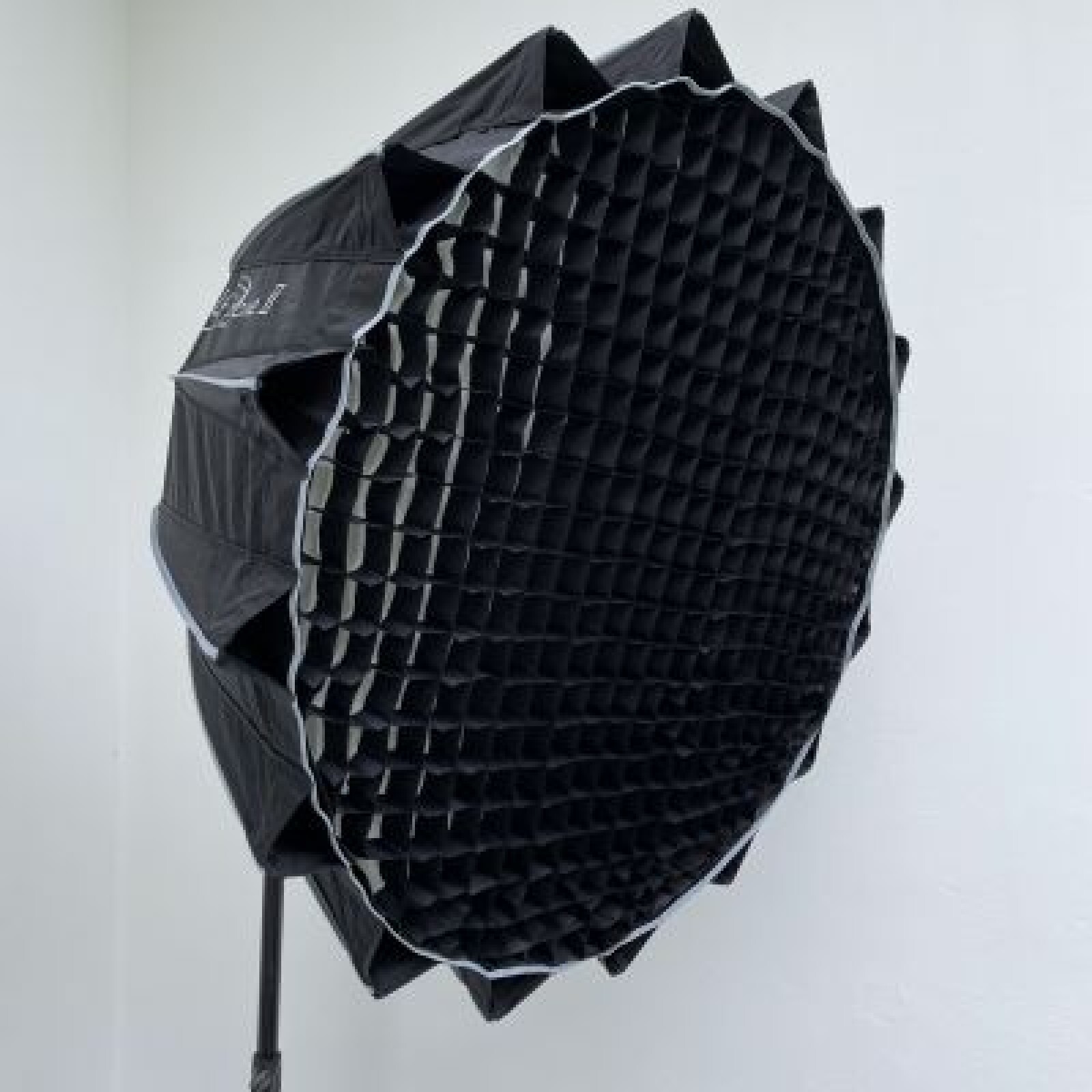 Aputure lightdome V2 - boite à lumière diam88 Monture Bowens - Photo 2 sur 3
