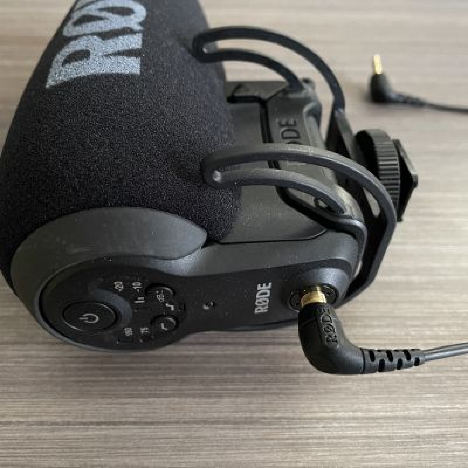 Micro Rode VideoMic Pro+ - Photo 2 sur 2