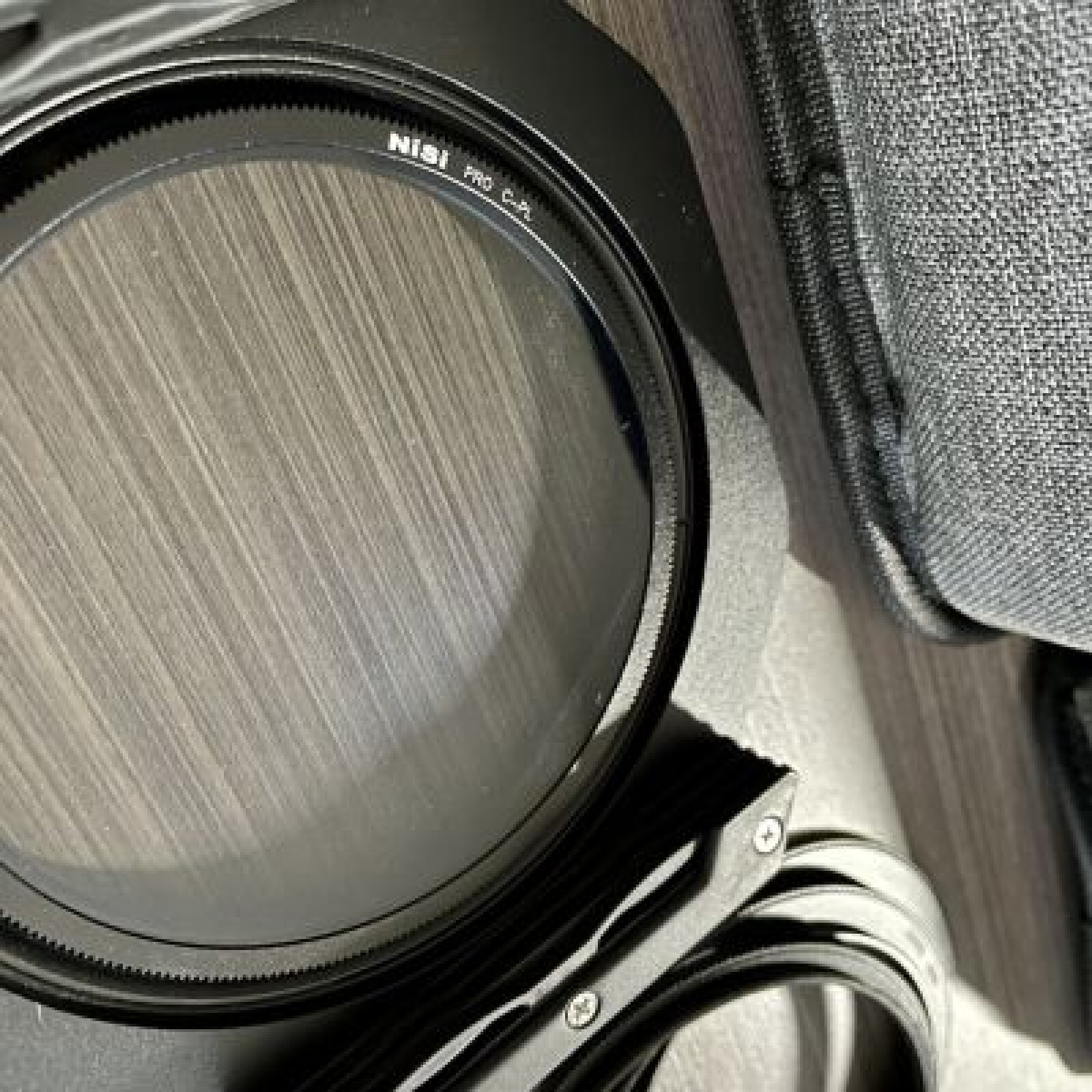 Porte filtre Nisi V6 avec polarisant, et 3 filtres ND 3 - 6 et 10 stops (ND8 ND64 et ND1000) - Photo 2 sur 3