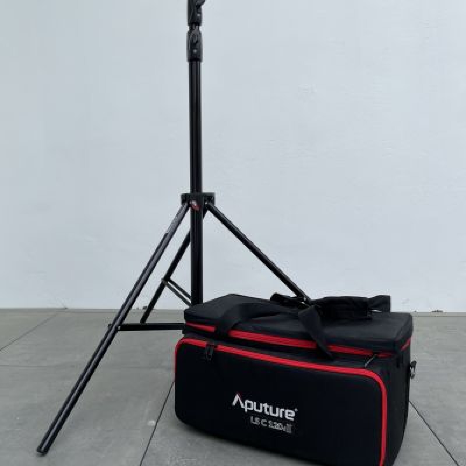 Kit Aputure LS C 120d MkII - Photo 2 sur 2
