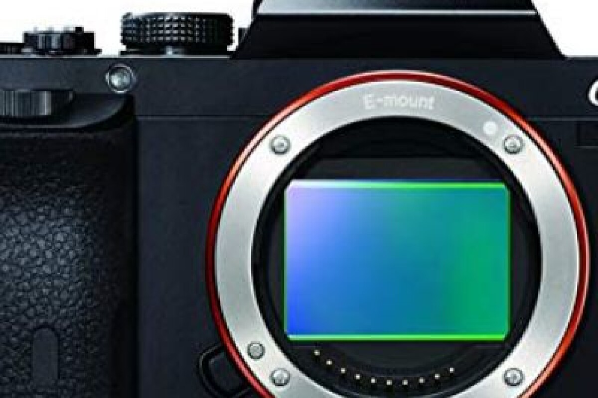 Location Sony - Alpha 7 avec objectif hybride Sony FE 28 - 70 mm f / 3.5 - 5.6 OSS - Lightyshare