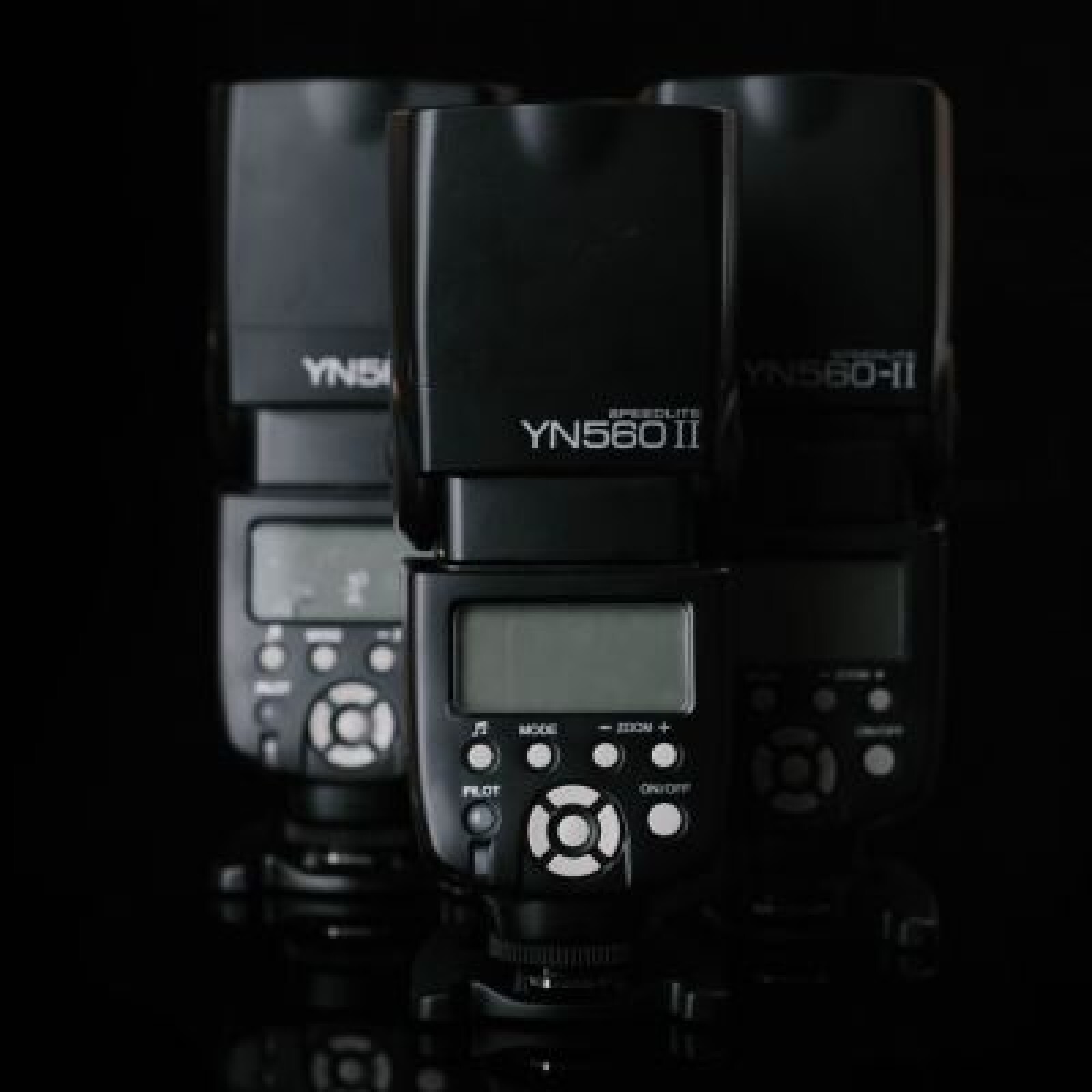 Kit 4 Flashs YuongNuo + transmission radio - Photo 2 sur 4