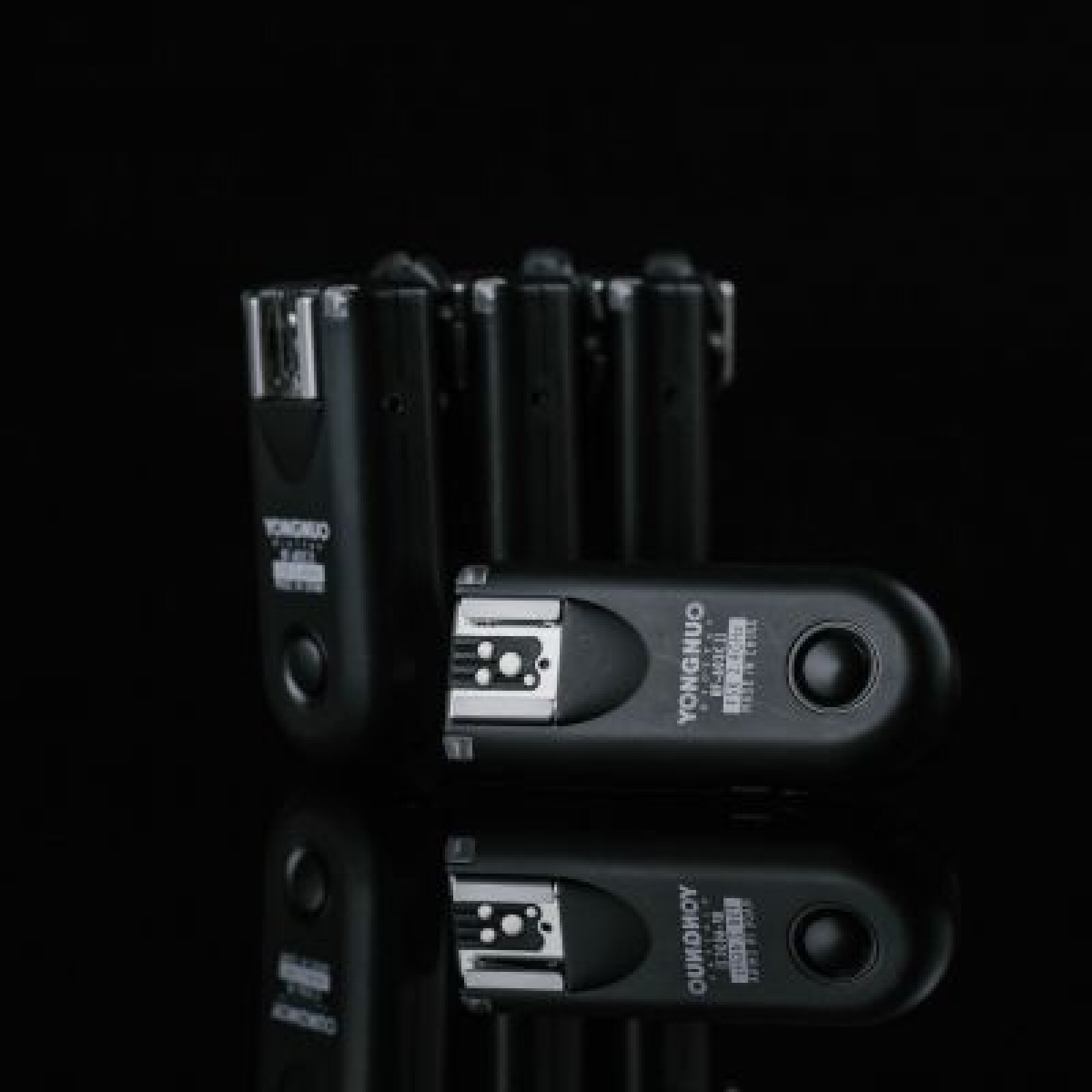 Kit 4 Flashs YuongNuo + transmission radio - Photo 3 sur 4