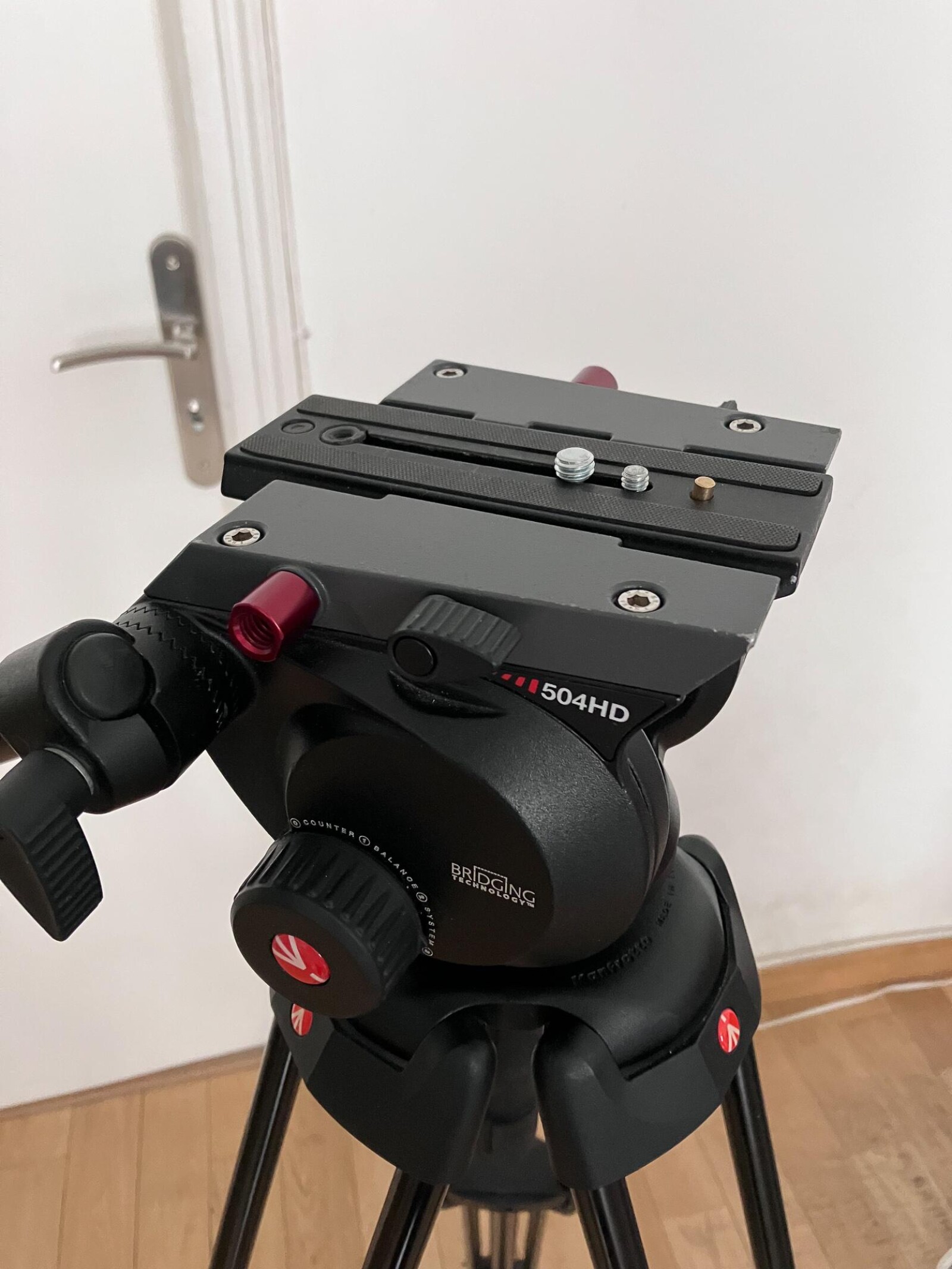 Trépied Manfrotto MVH502A - Tête fluide  - Photo 2 sur 6