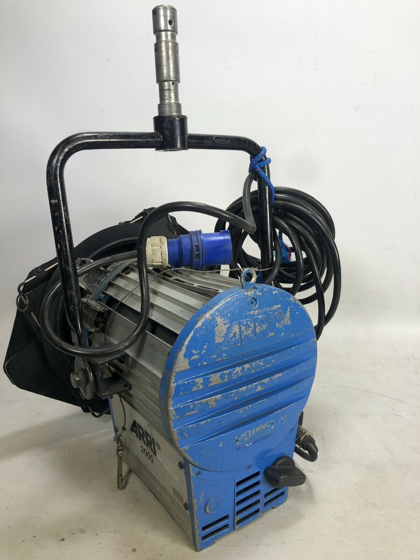 ARRI fresnel 2000W + Pied Manfrotto Steel Senior - Photo 2 sur 3