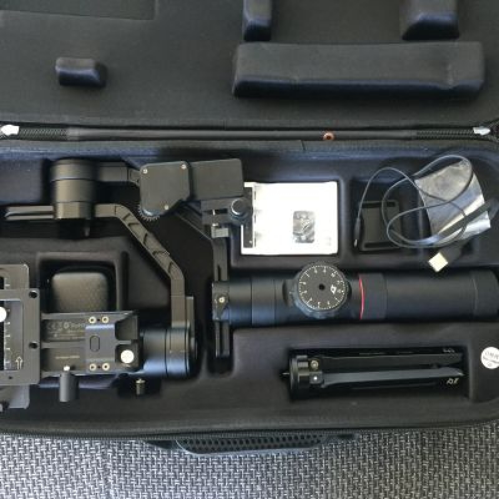 Location stabilisateur zhiyun crane 2 - Photo 1 sur 3
