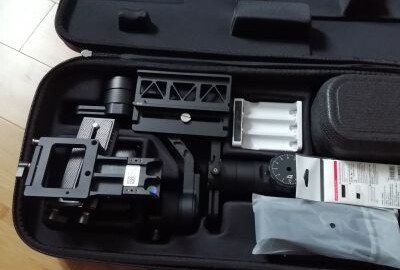 Location Stabilisateur Zhiyun Crane 2 + Barre/Grip de stabilisation.