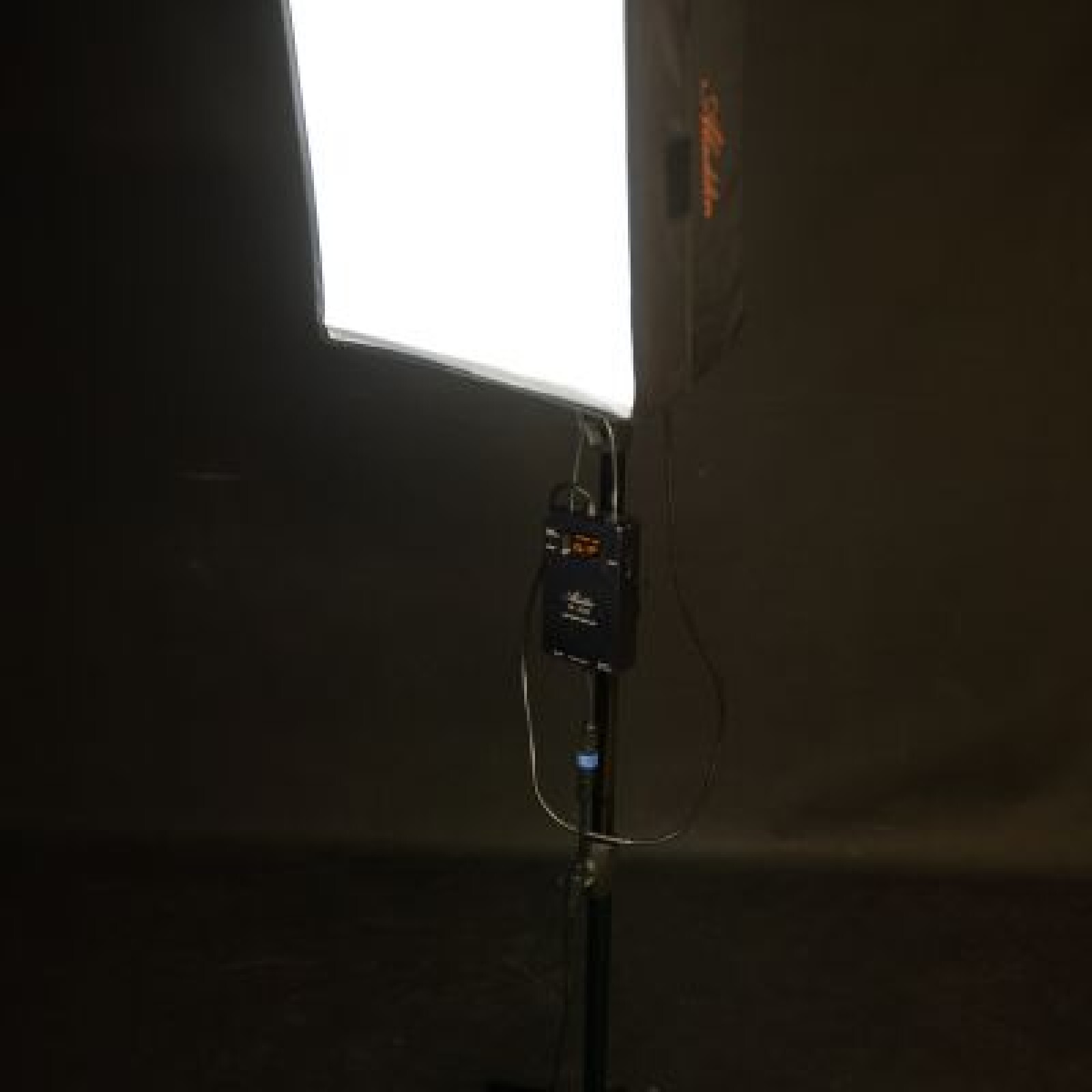 Kit Aladdin Biflex 1 (50W) + Trépied - Photo 1 sur 5