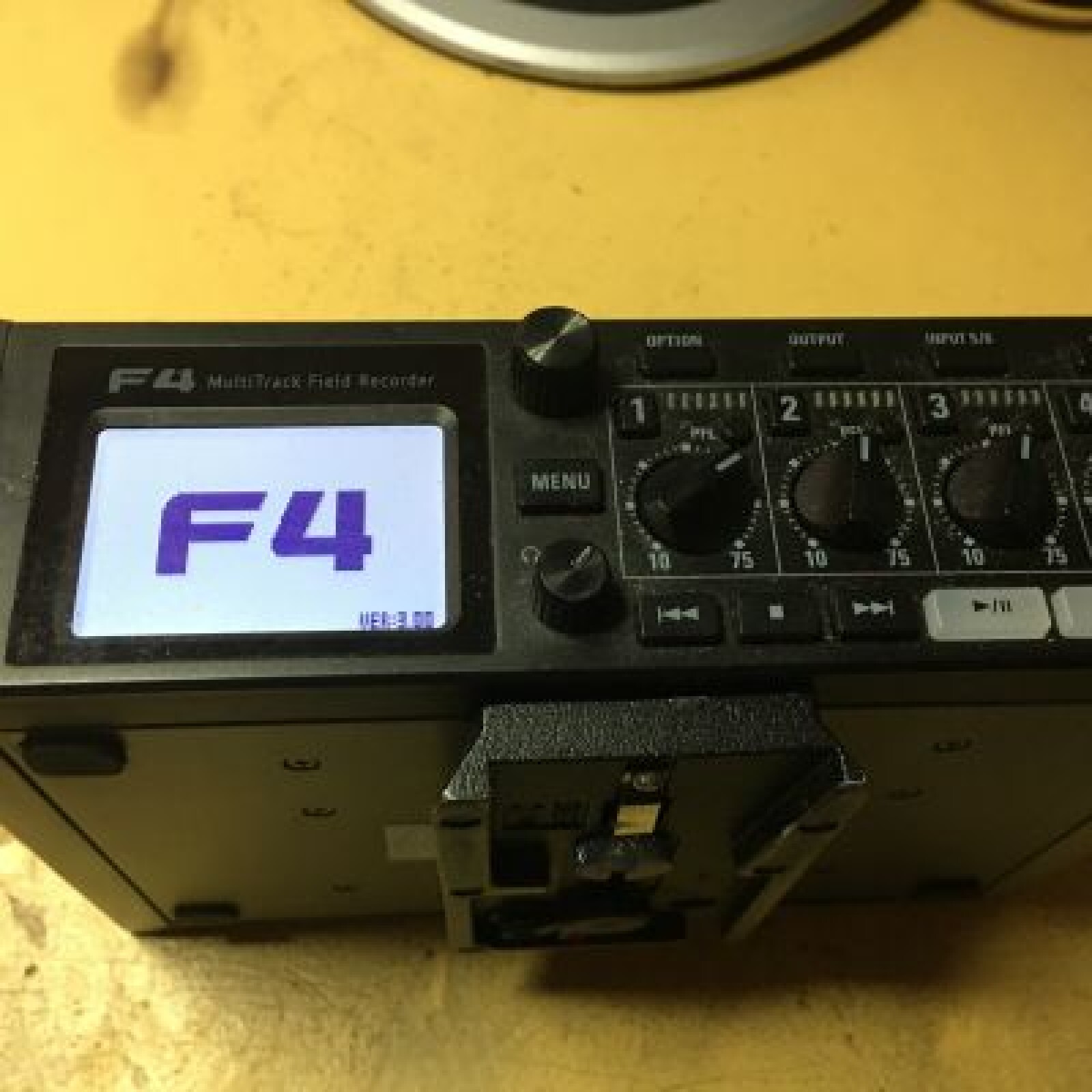 Zoom F4 avec sacoche - Photo 2 sur 5