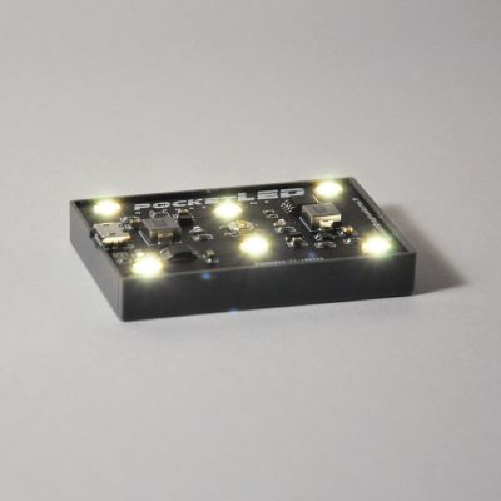Pocket LED mini projecteur de poche haut IRC - Photo 2 sur 3