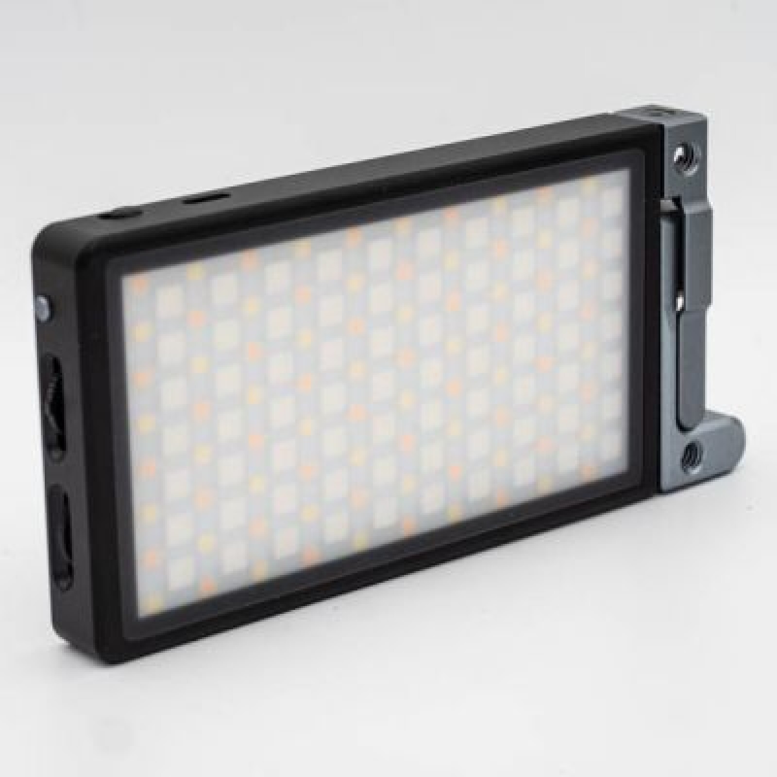 BOLING P1 Projecteur LED MINETTE de poche multifonctions RGB et BLANC - Photo 1 sur 3
