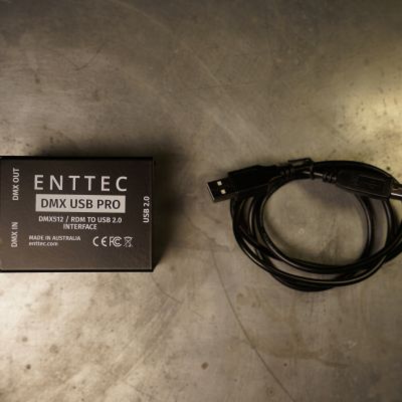 Boitier ENTTEC DMX USB PRO - Photo 1 sur 2