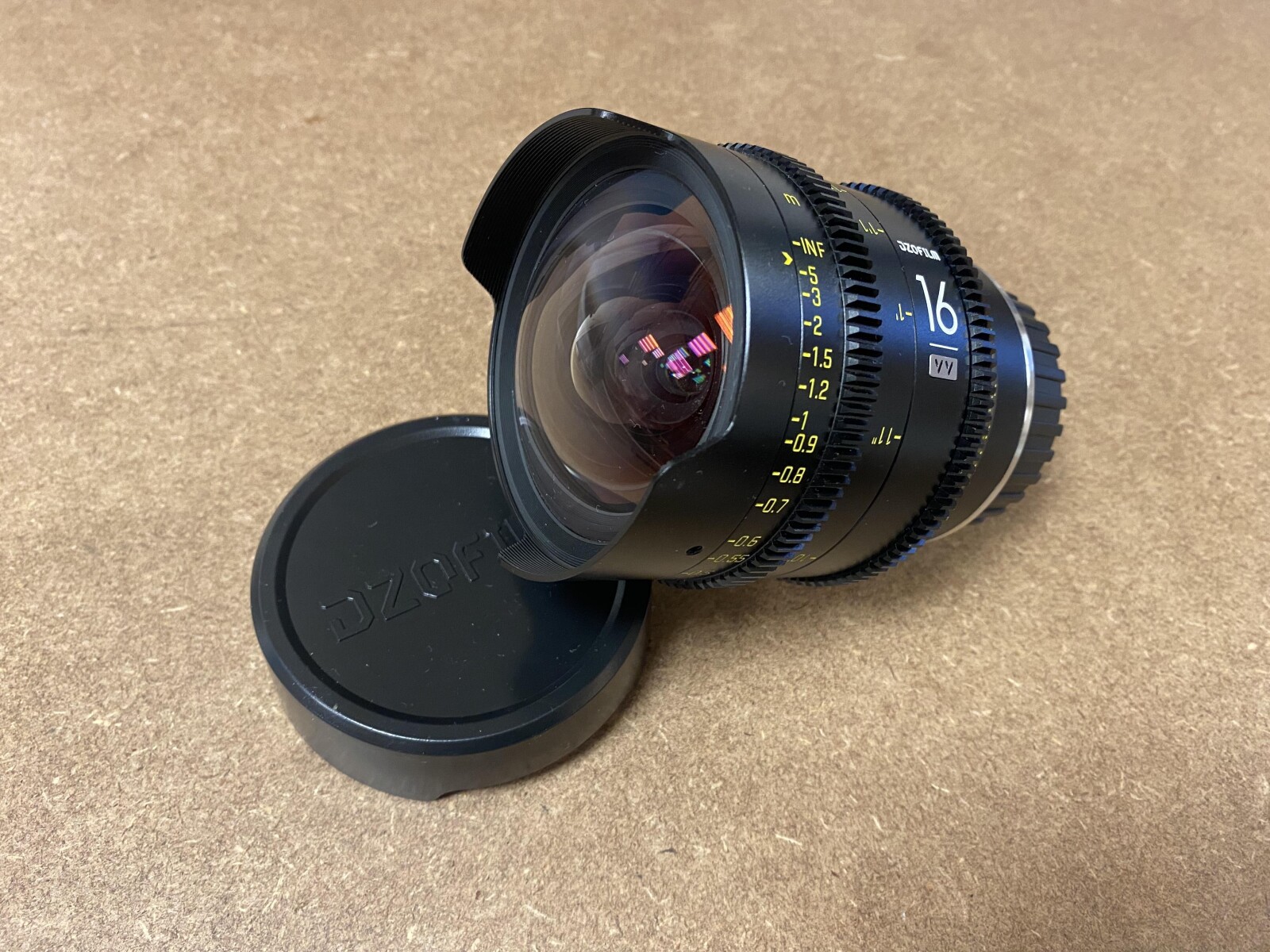 DZOfilm vespid prime 16mm T2.8 EF + adaptateur PL - Photo 1 sur 1