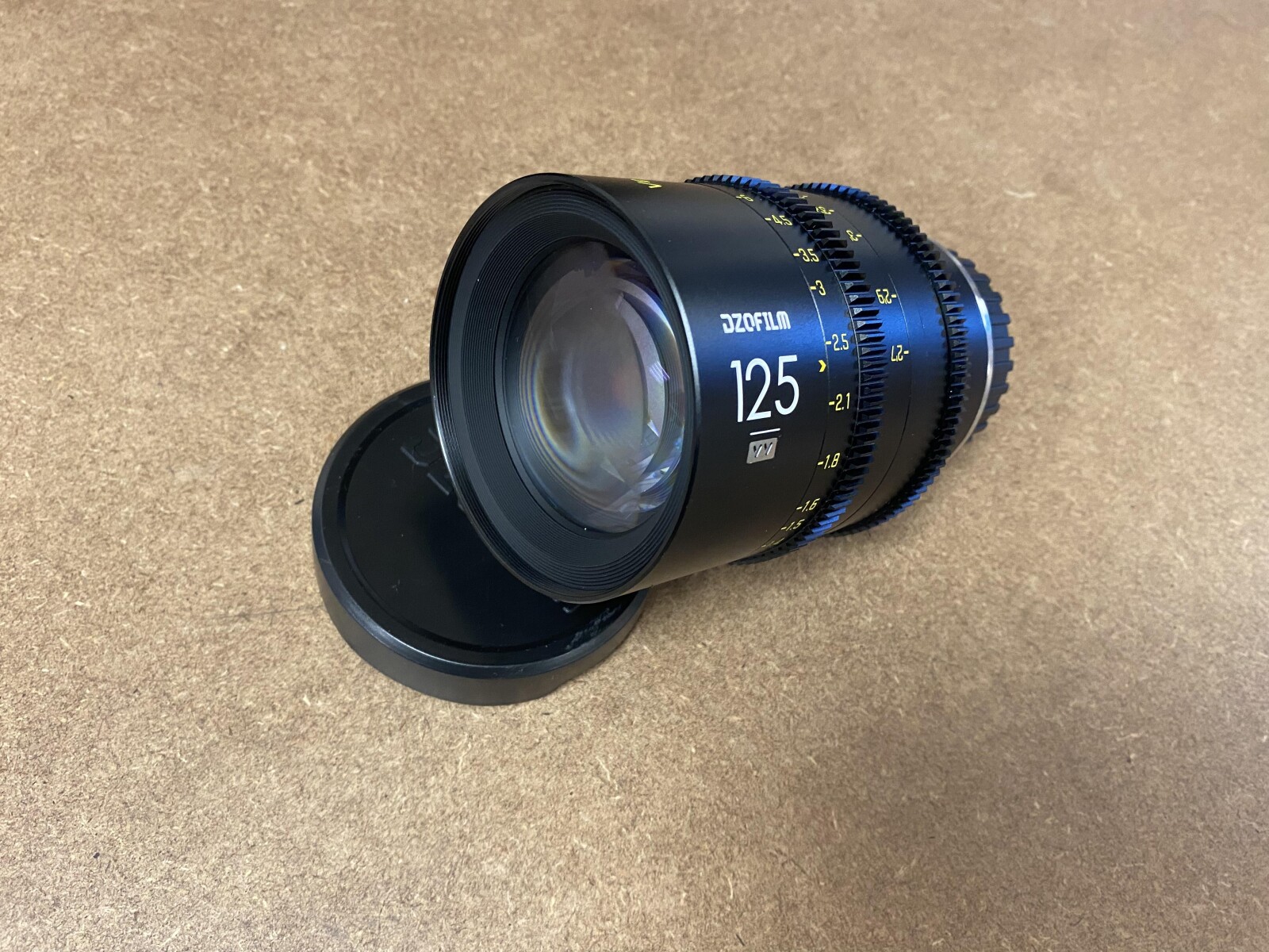 DZOfilm vespid prime 125mm T2.1 EF + adaptateur PL - Photo 1 sur 1