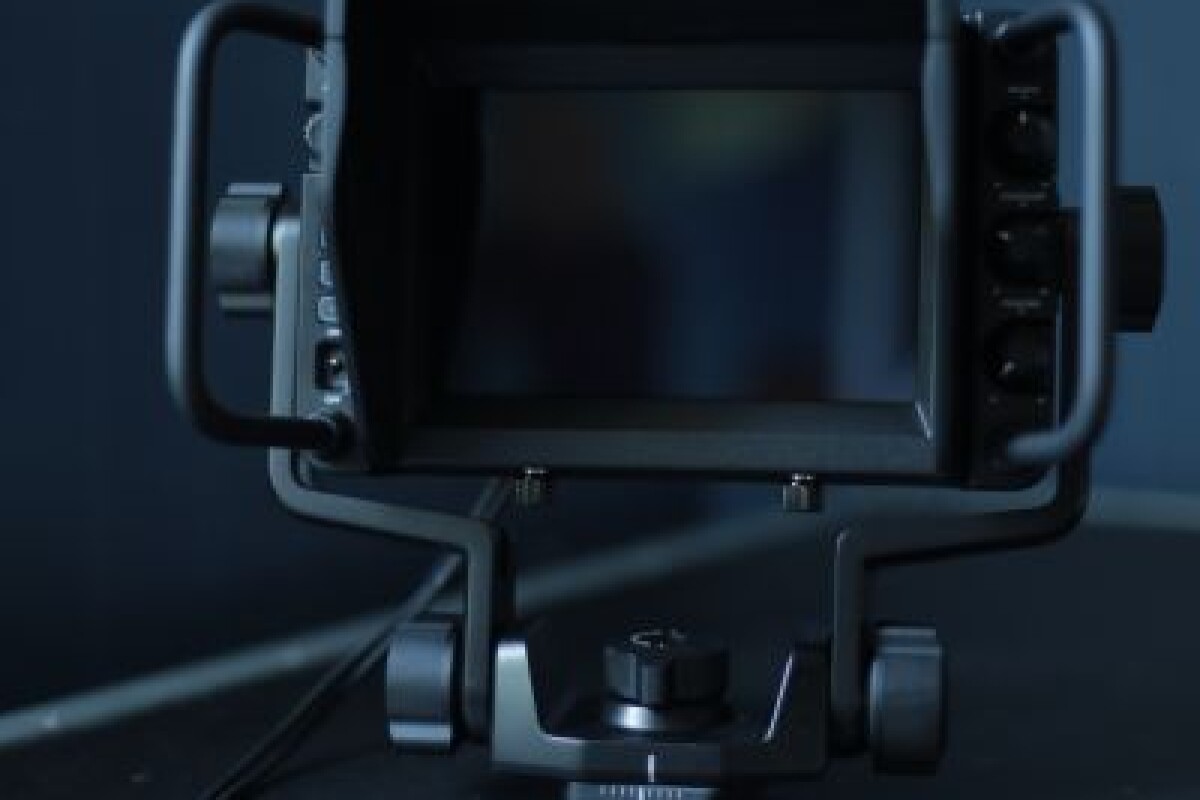 Location Moniteur Blackmagic URSA Studio Viewfinder - Lightyshare