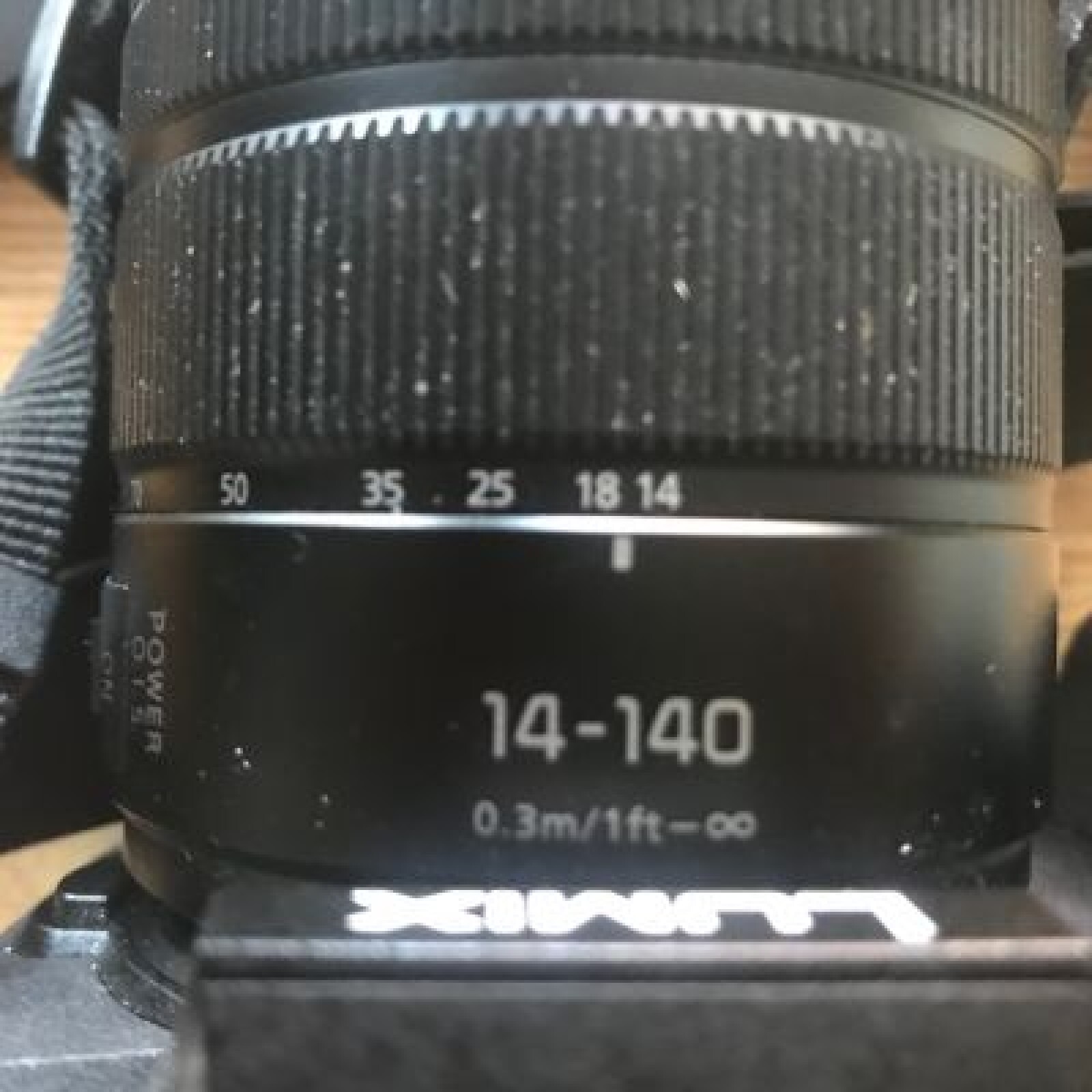 Panasonic Lumix DMC-G7 Hybride 4 K + Zoom 14-140 MM + Prise son ext - Photo 2 sur 5