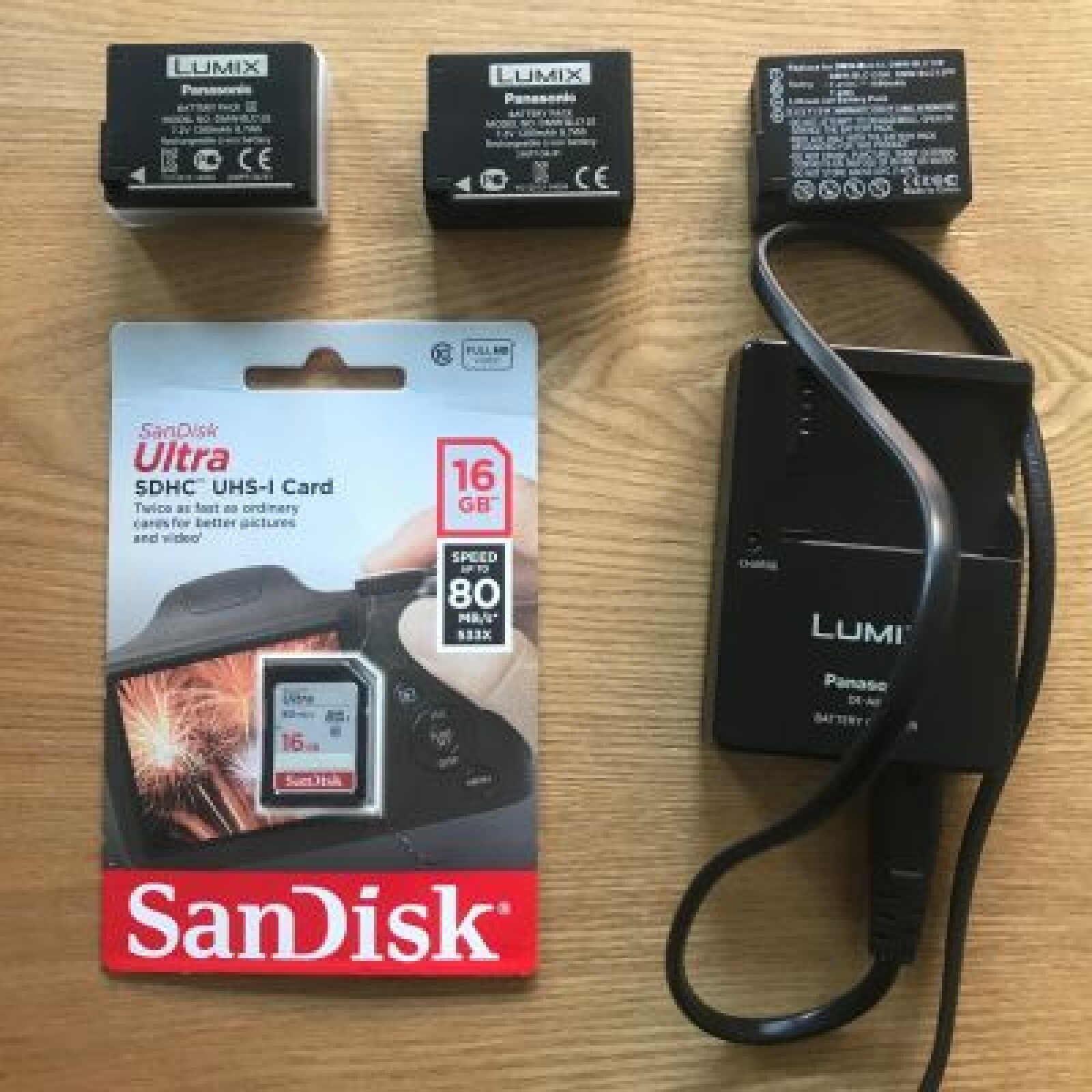 Panasonic Lumix DMC-G7 Hybride 4 K + Zoom 14-140 MM + Prise son ext - Photo 3 sur 5