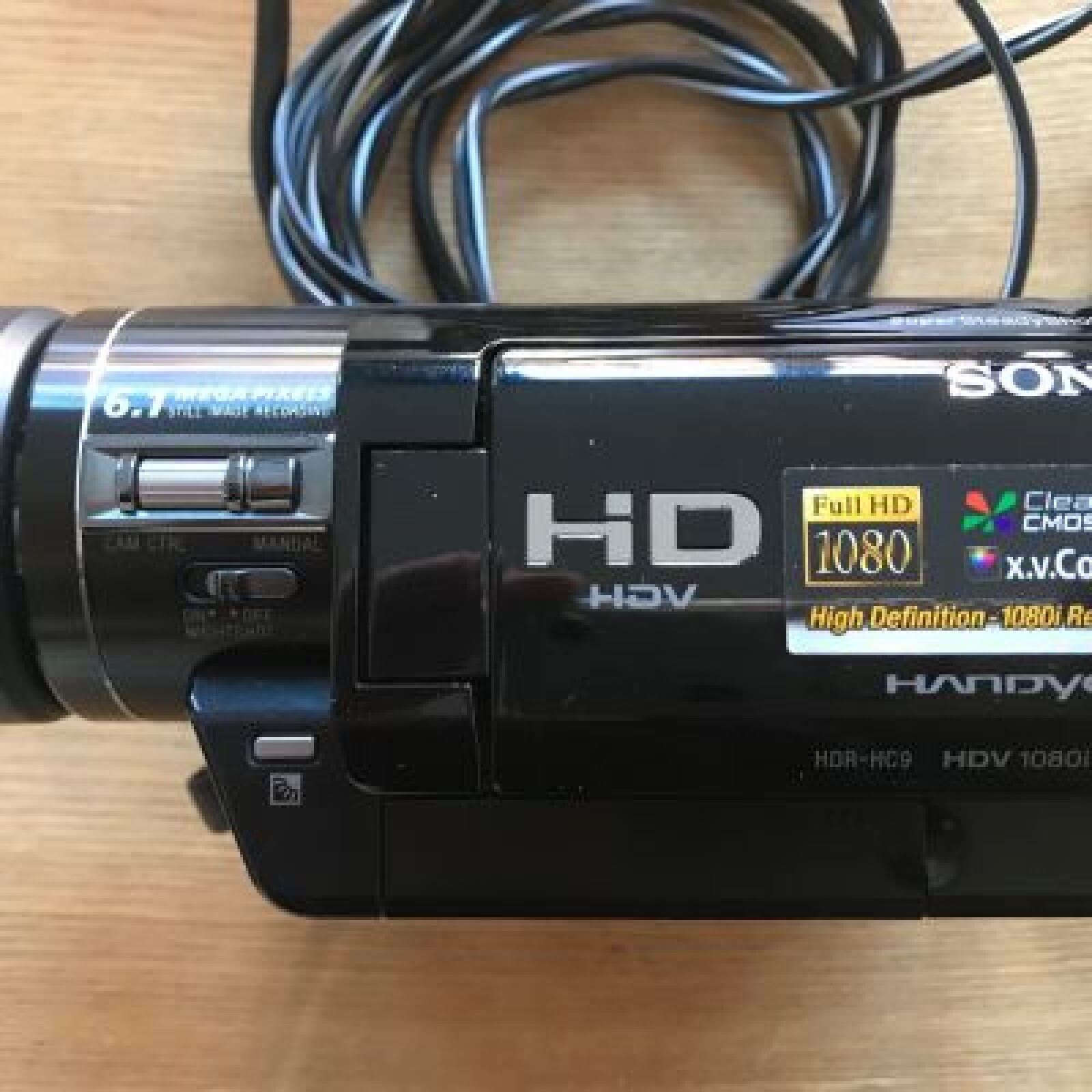 Sony HDR-HC9 - Photo 1 sur 5