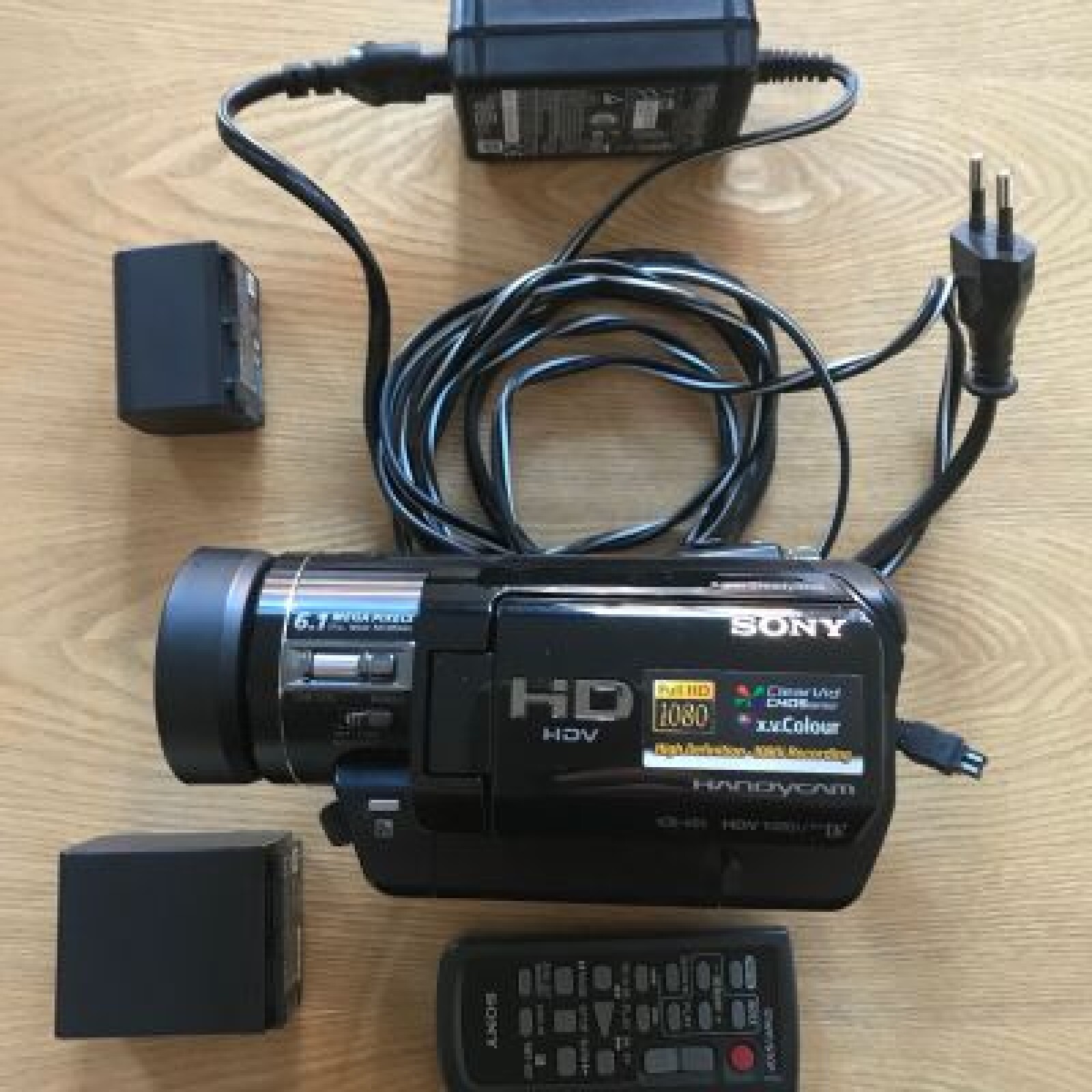 Sony HDR-HC9 - Photo 2 sur 5