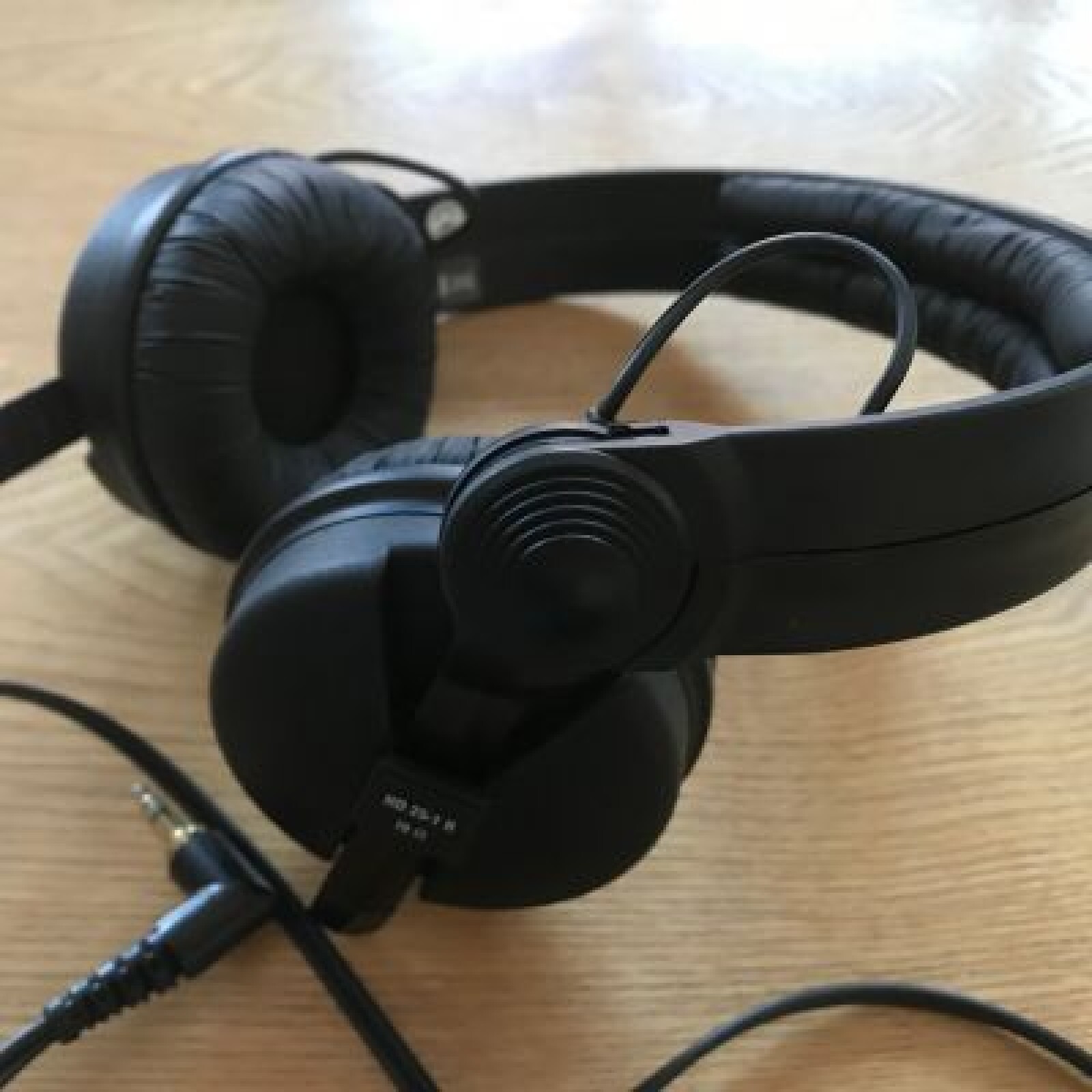 Casque SENNHEISER HD 25 - Photo 1 sur 4