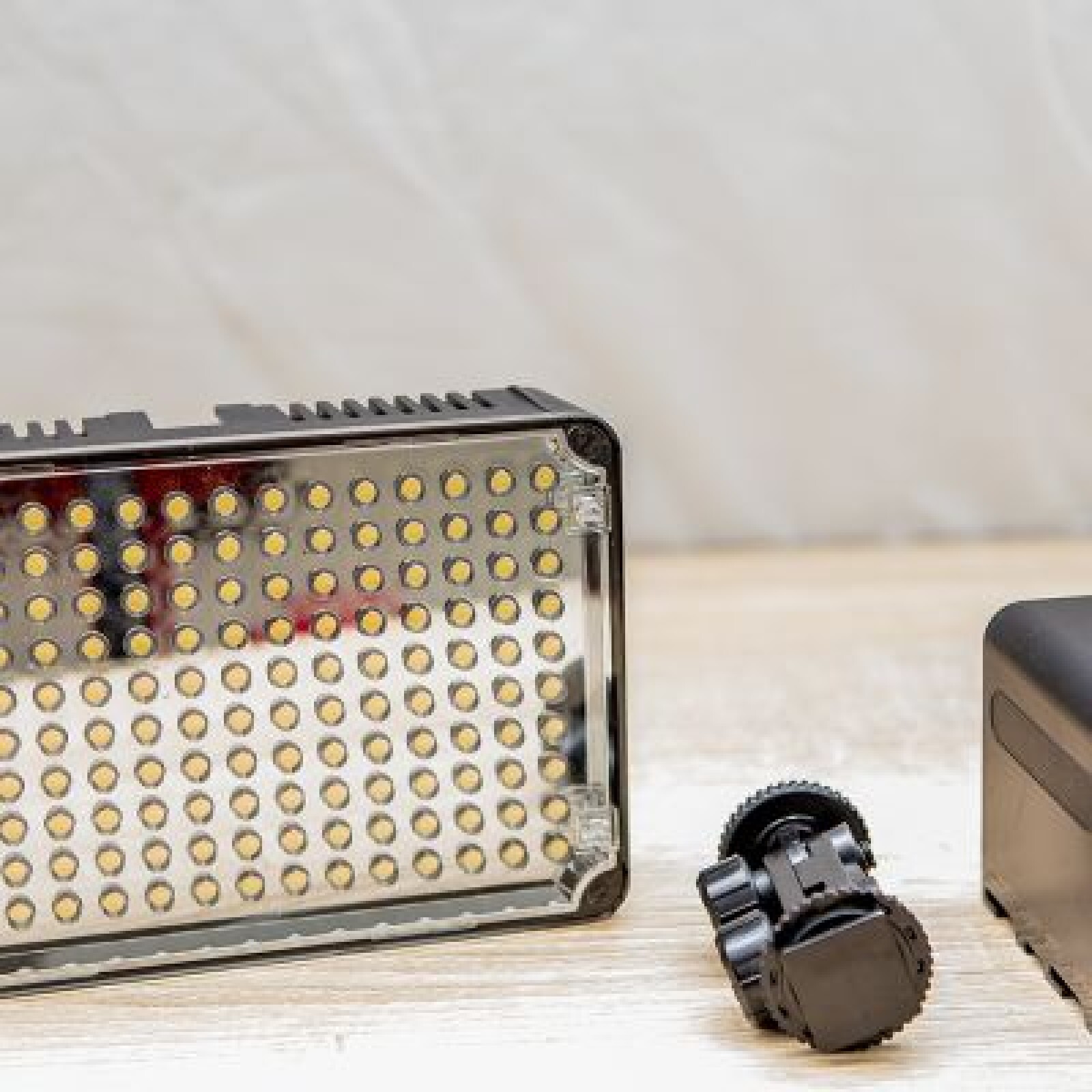 Aputure Amaran AL-H160 - Photo 1 sur 2