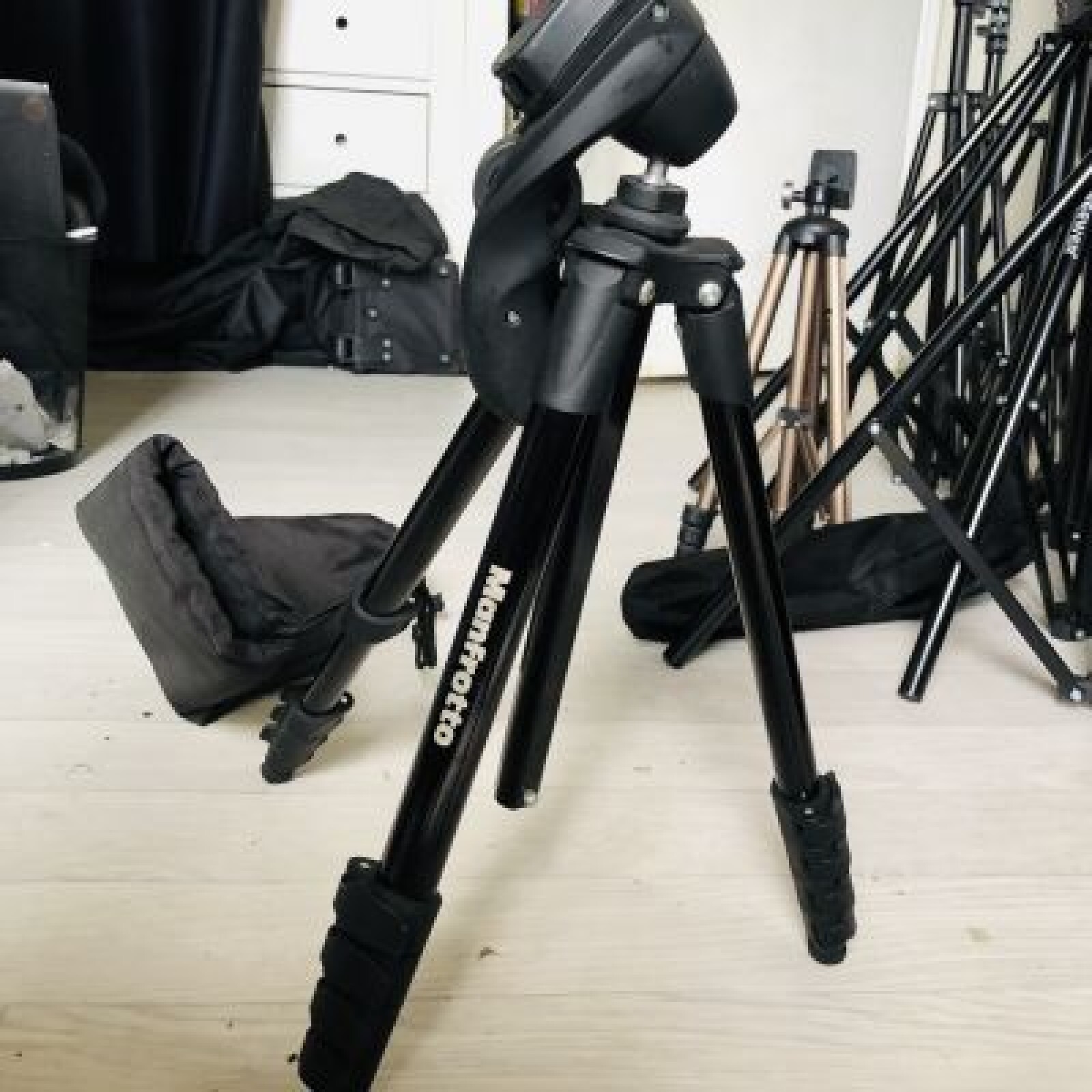 TREPIED MANFROTTO - Photo 1 sur 5