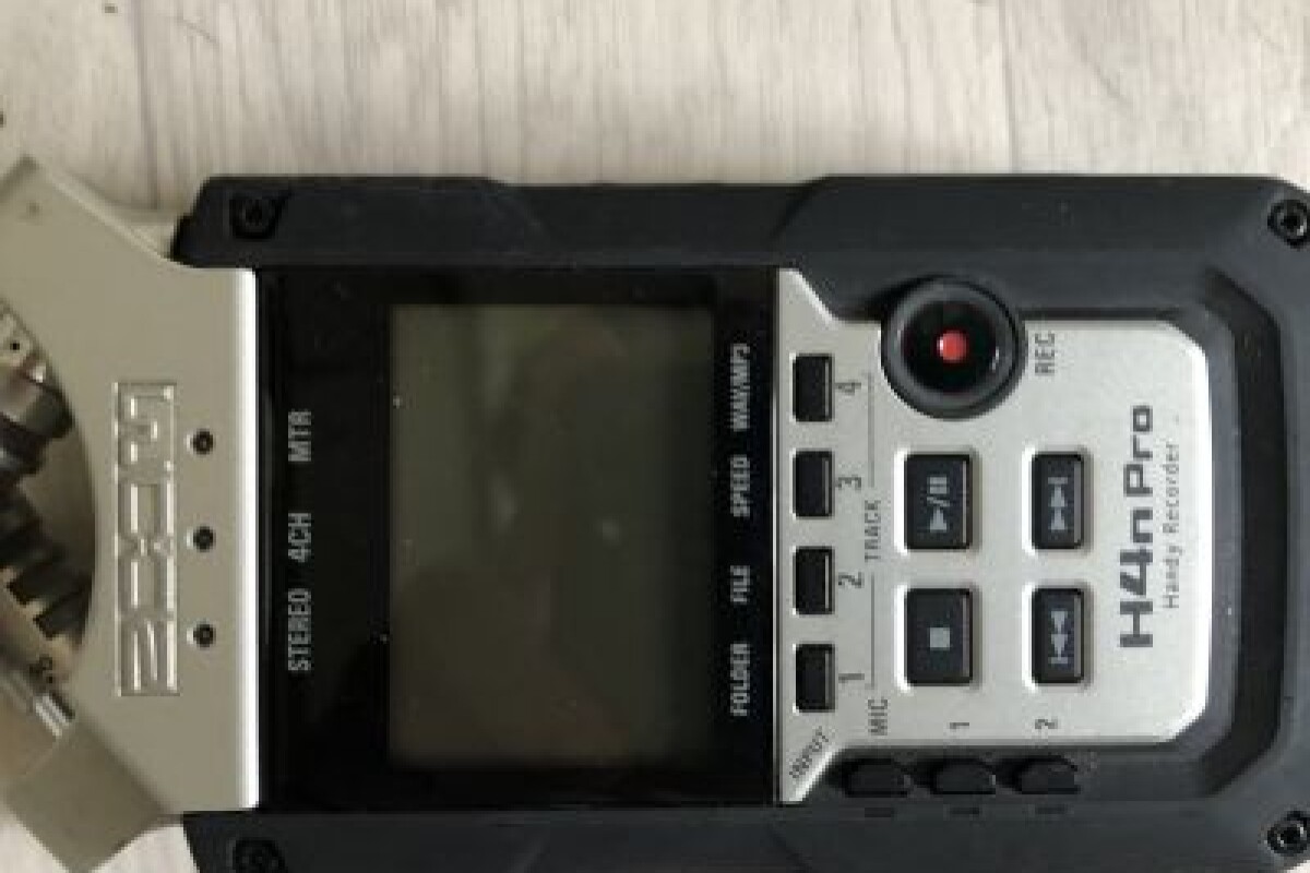 Location ZOOM HAND RECORDER H4N PRO - Lightyshare