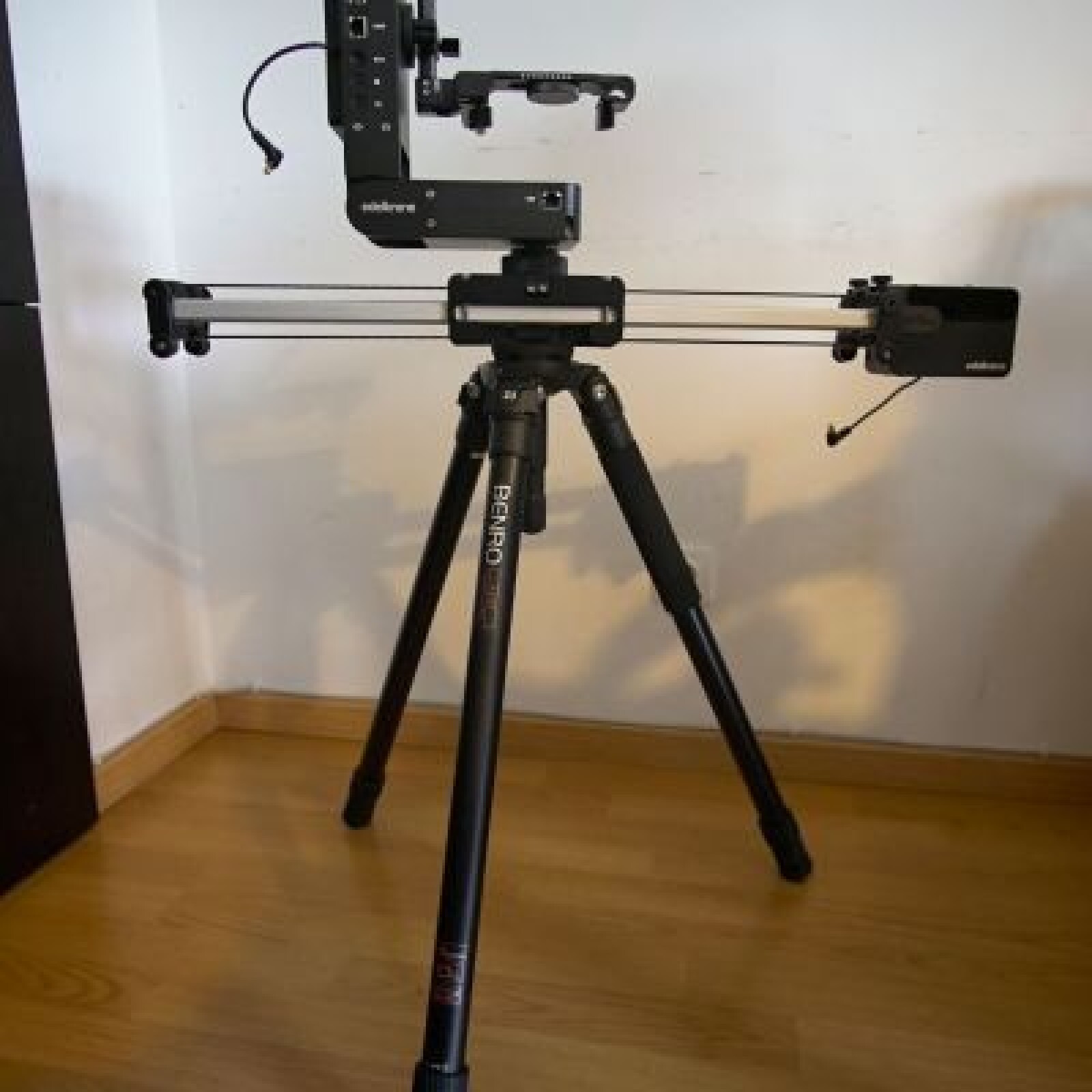 Slider Motorisé Edelkrone - Photo 1 sur 2