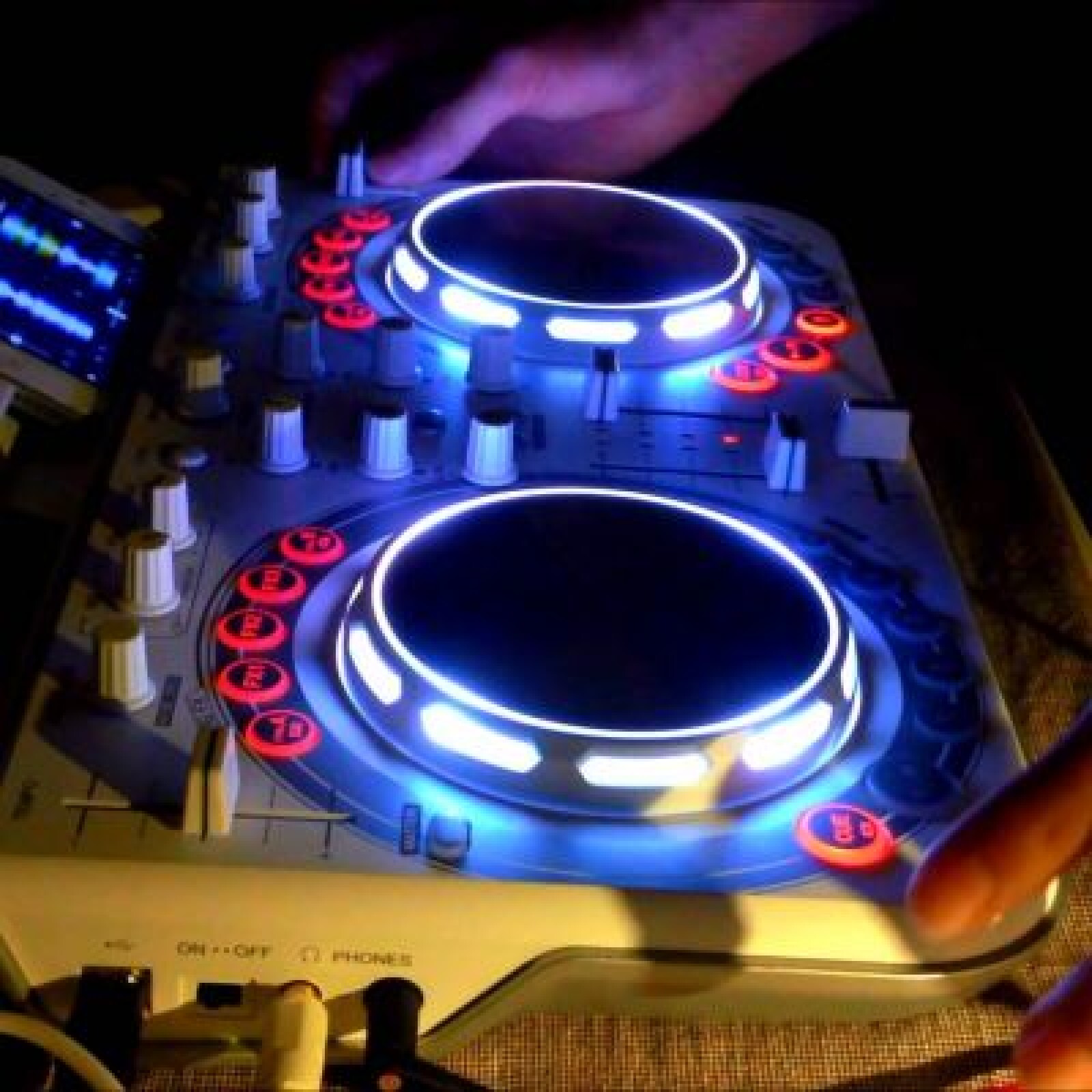 Location Table de mixage pioneer – ddj wego2 contrôler dj bordeaux - - Photo 4 sur 5