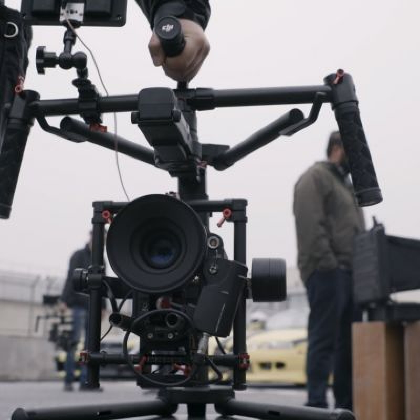 Location DJI Ronin-MX avec télécommande, et aussi 2 batteries. - Photo 3 sur 5