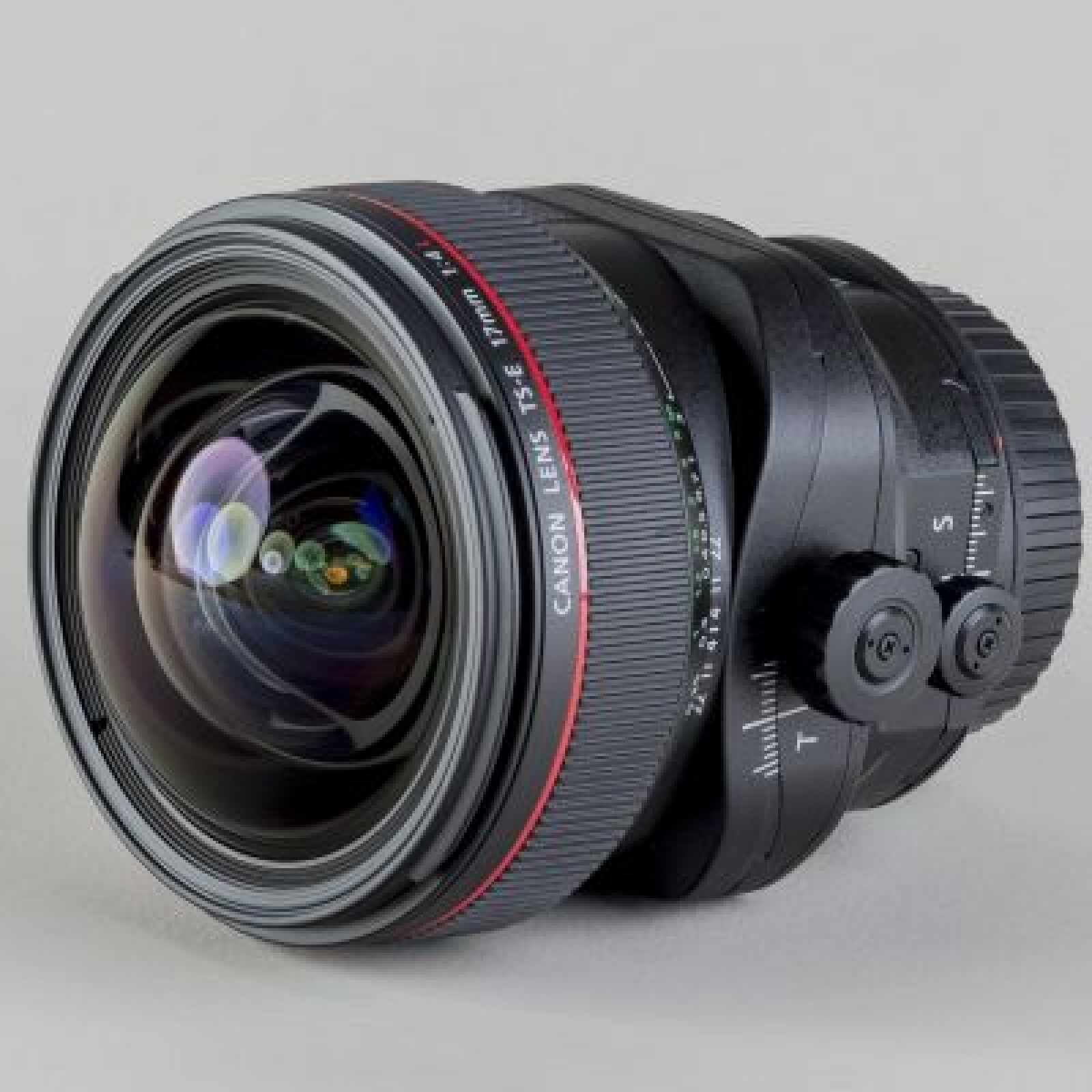 Objectif TS 17mm Tilt Shift à décentrement f/4L - Photo 1 sur 2