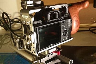 Location Sony A7S II avec Cage, Bague Metabones et Sac à dos