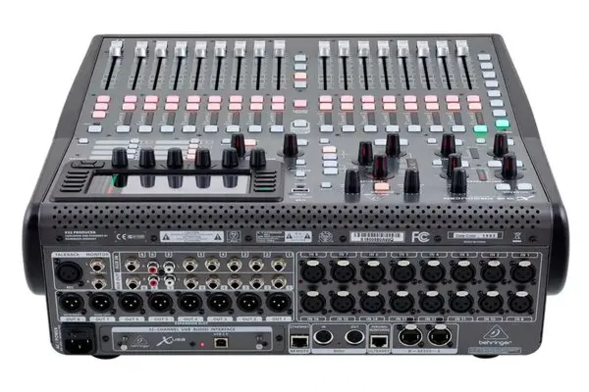 Location Behringer X32 - Lightyshare