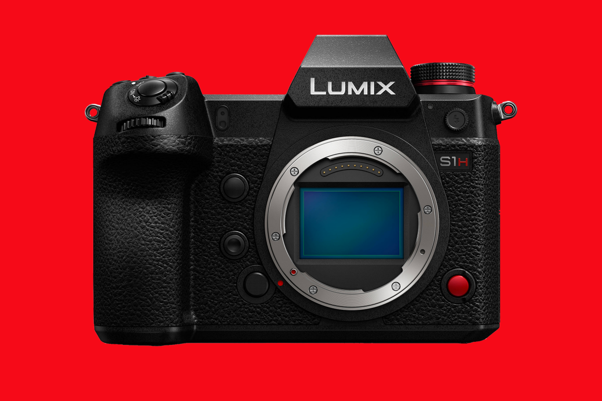 Location Panasonic Lumix S1H - Boitier Nu Pack Essentiel - Lightyshare