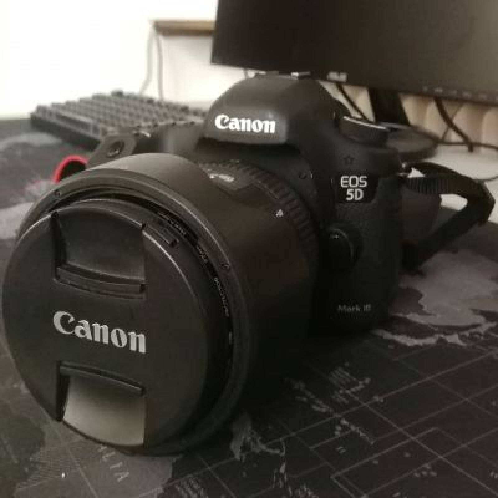 5D Mark III (avec accessoires) + 24-70 f.4 - Photo 1 sur 2