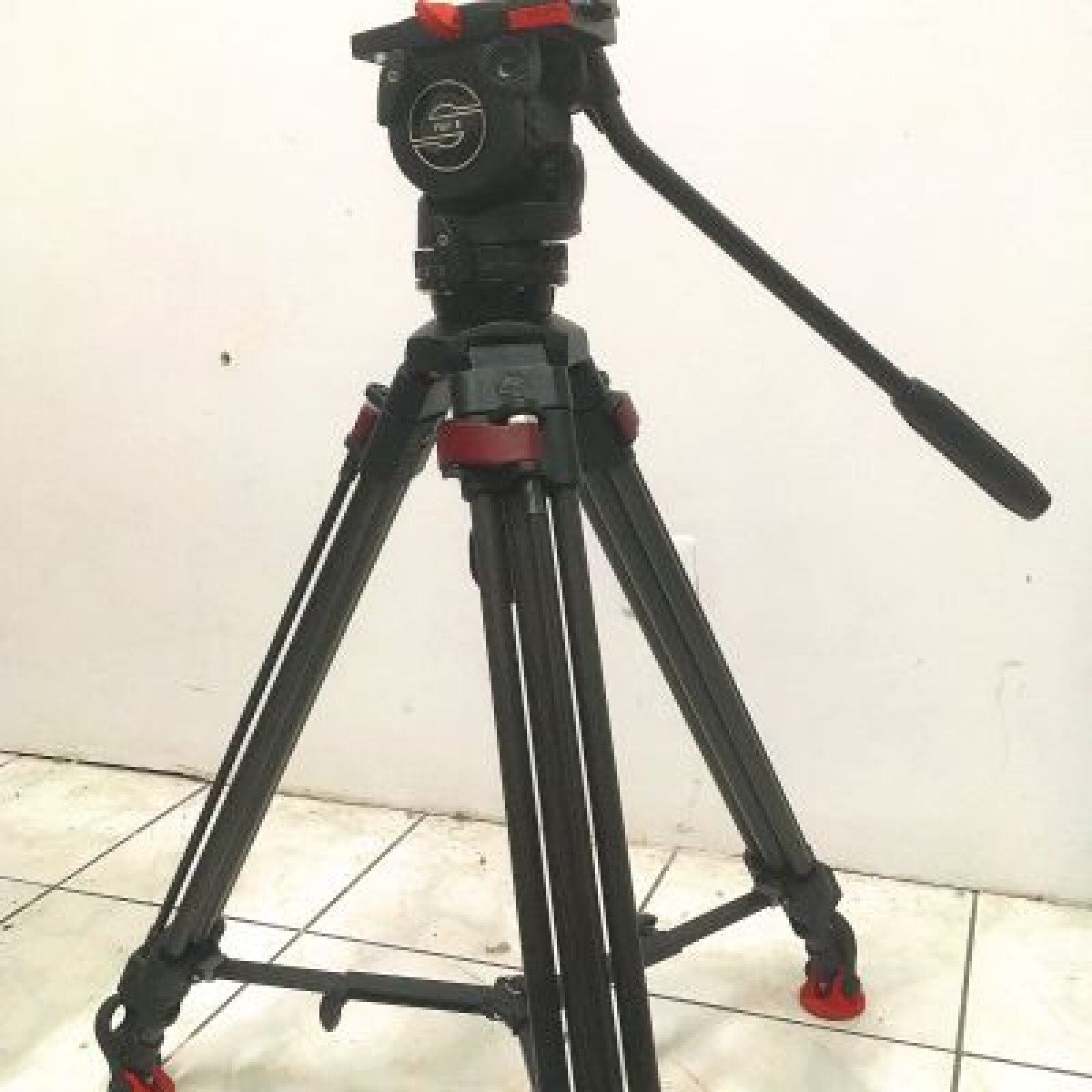 Sachtler FSB8 - tête fluide + trépied Sachtler Speedlock 75 CF - Photo 1 sur 1