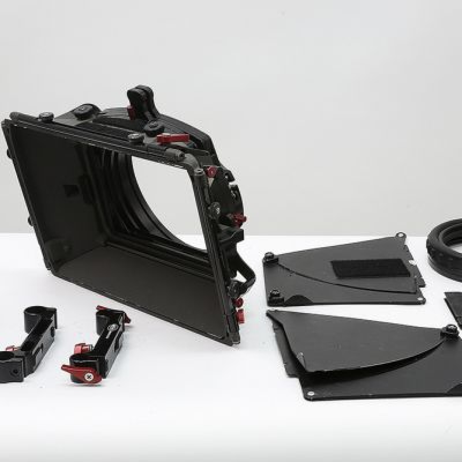 Vocas MB-455 Mattebox + Swingaway, Volets, bagues, Pont 15mm, 19mm,etc. - Photo 3 sur 5